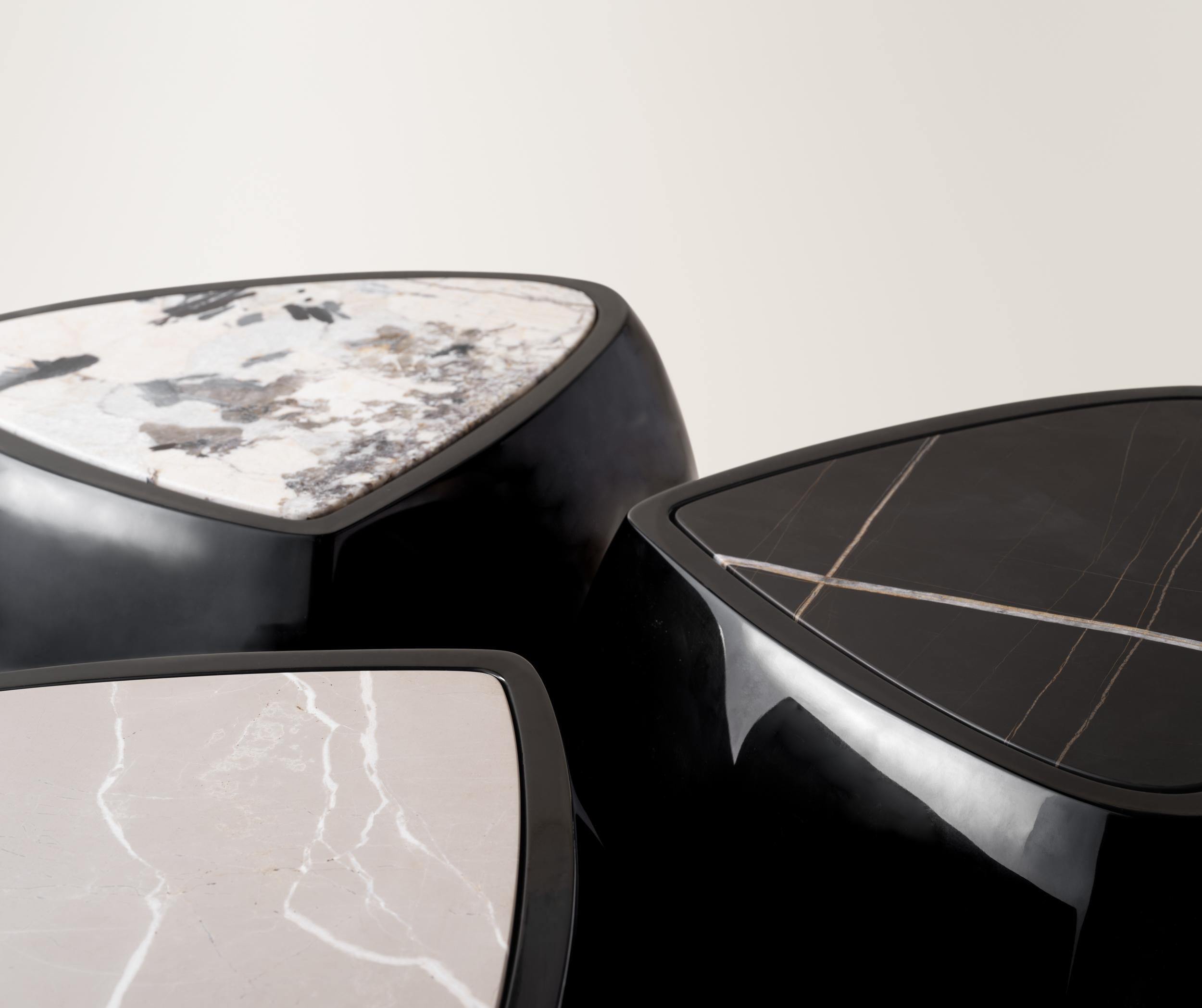 River Side Table in Black High Gloss with Sahara Noir Marble For Sale 3