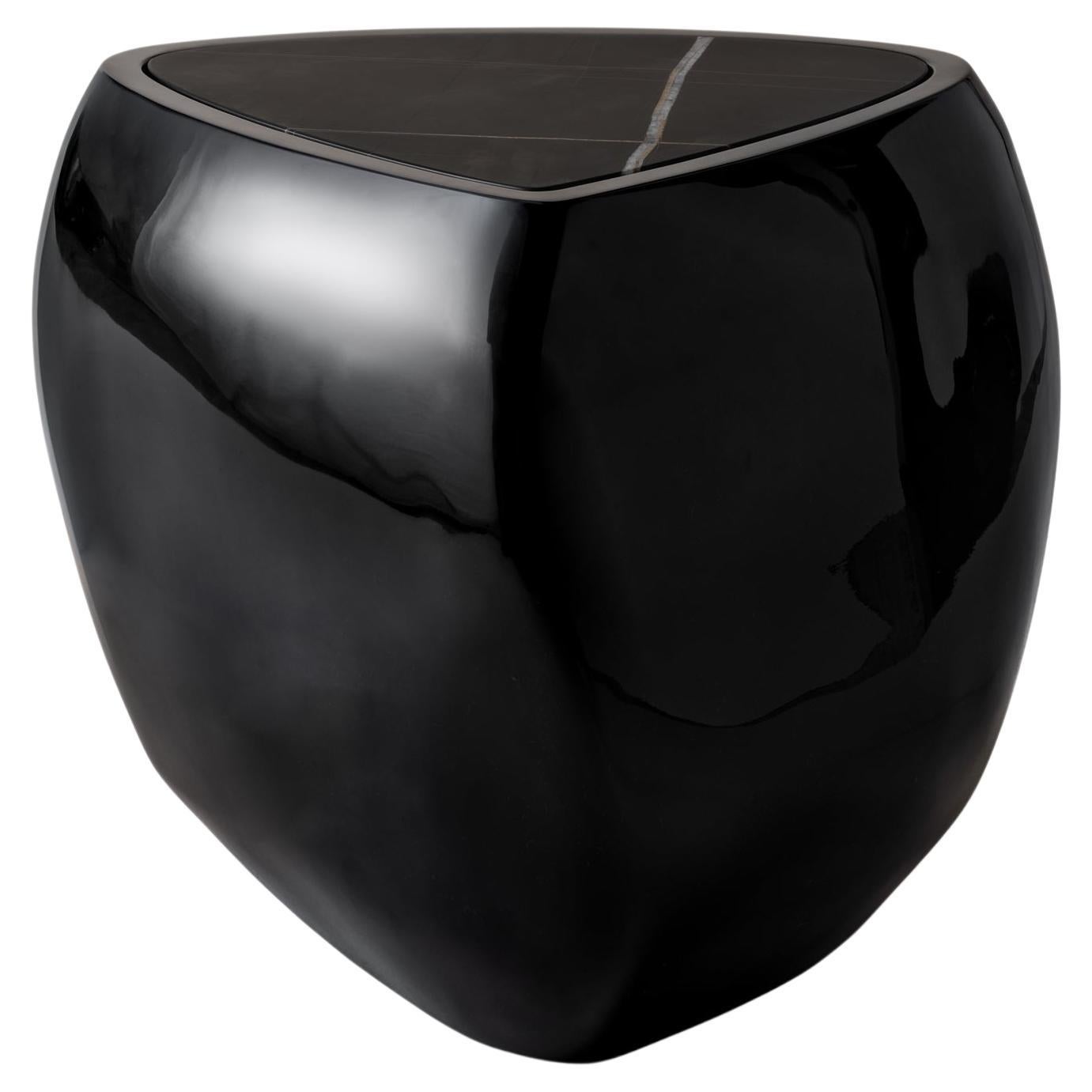 River Side Table in Black High Gloss with Sahara Noir Marble For Sale