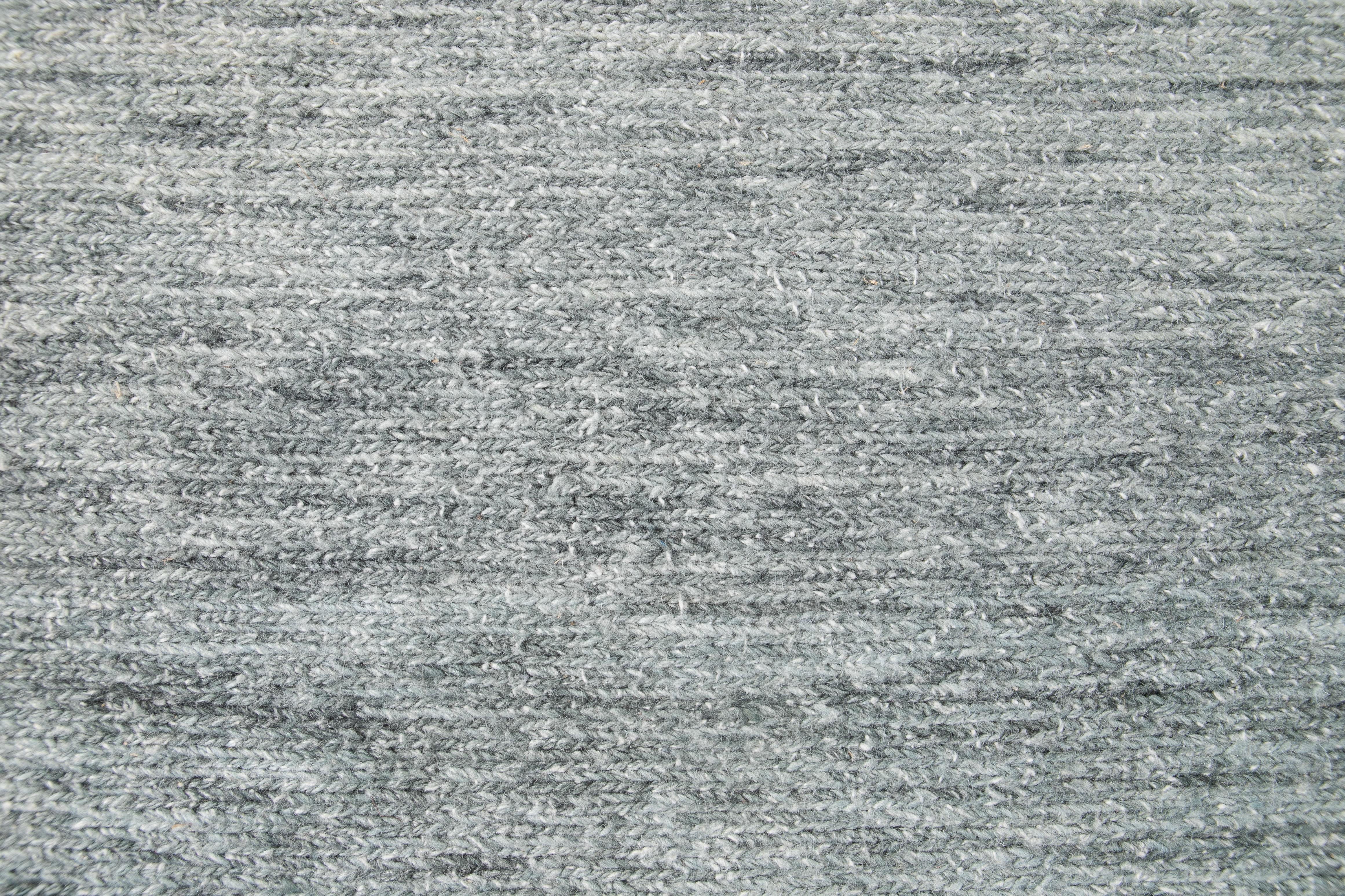 Annodato a mano Tappeto contemporaneo personalizzato in lana della Riverside Collection, tessuto a mano in vendita