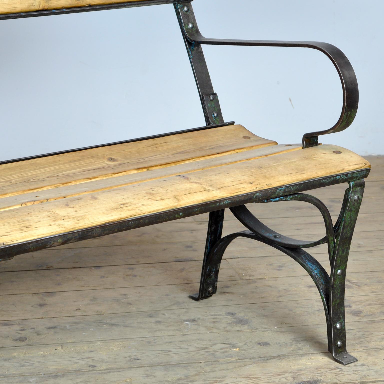 Riveted Iron Park Bench from the 1930s In Good Condition In Amsterdam, Noord Holland