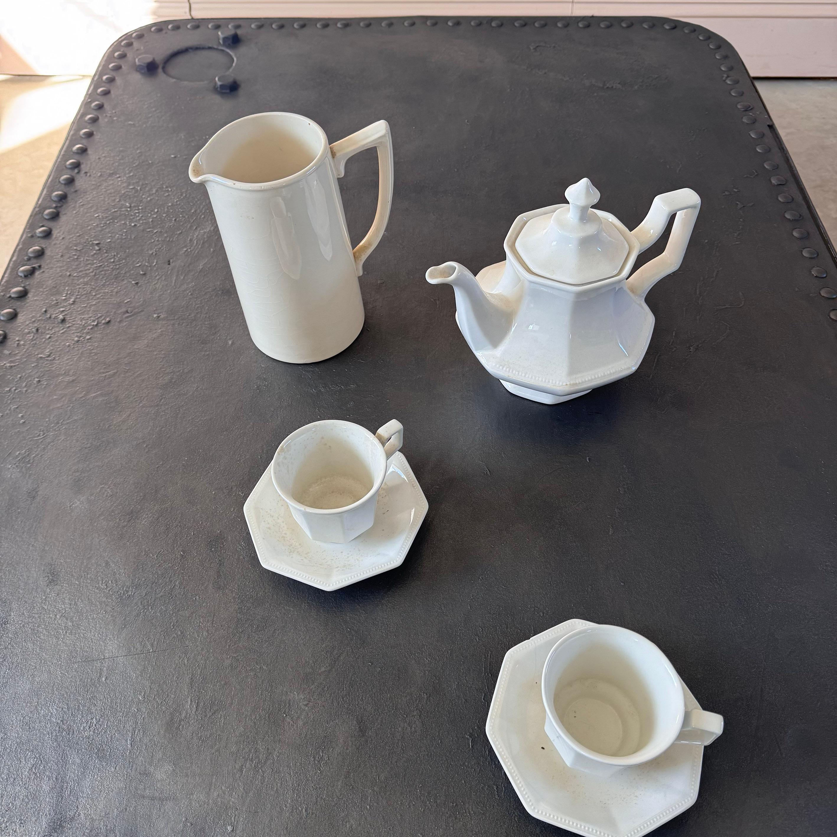 Table basse en acier riveté recréée à partir d'un réservoir d'eau antique du Mid Century Antiques en vente 1