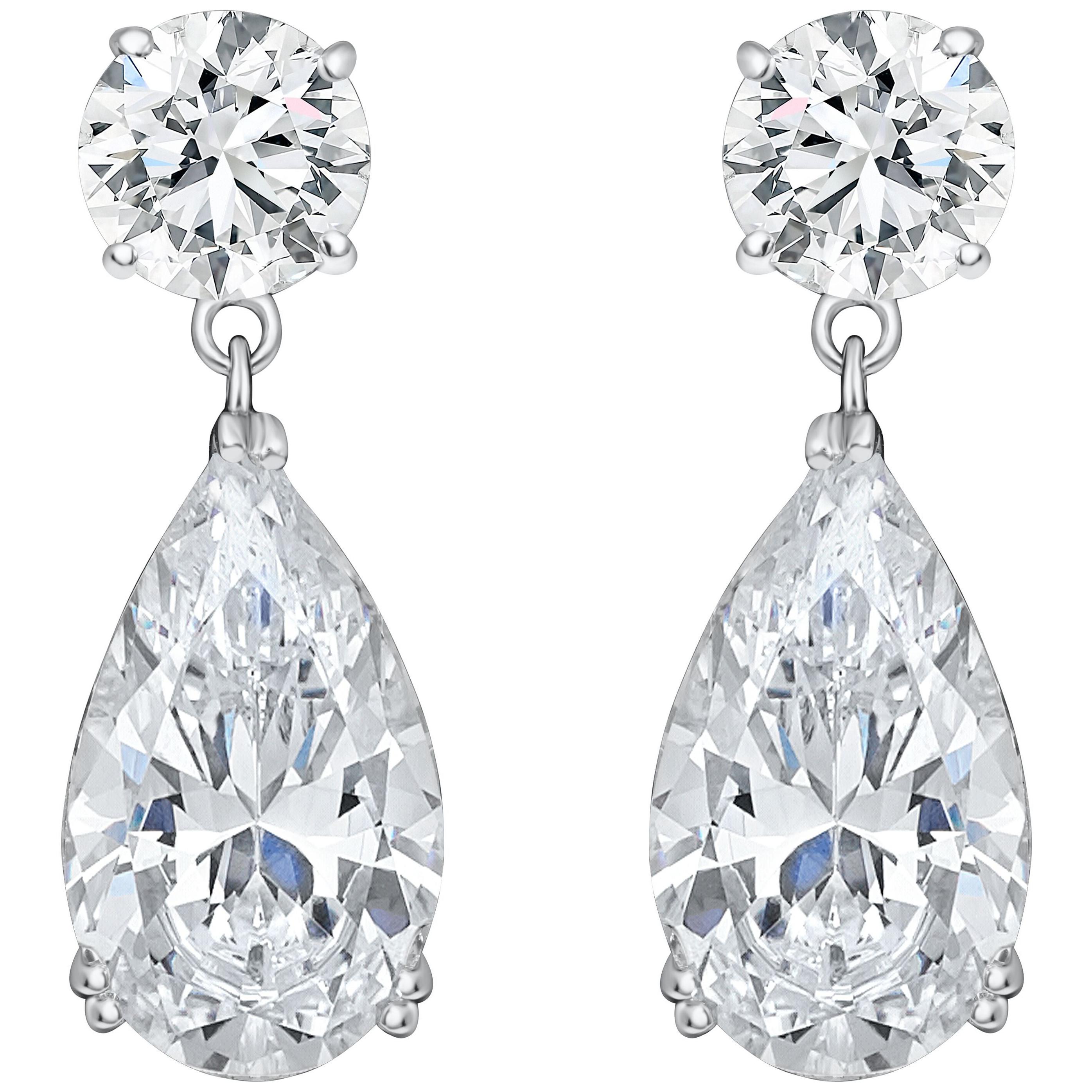 Rivièra 18 Karat White Gold Pear Drop Diamond Earrings For Sale