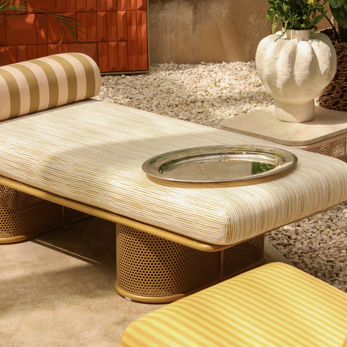 Banc Riviera 180cm en métal ivoire laqué et tissu à rayures pour l'extérieur en vente 2