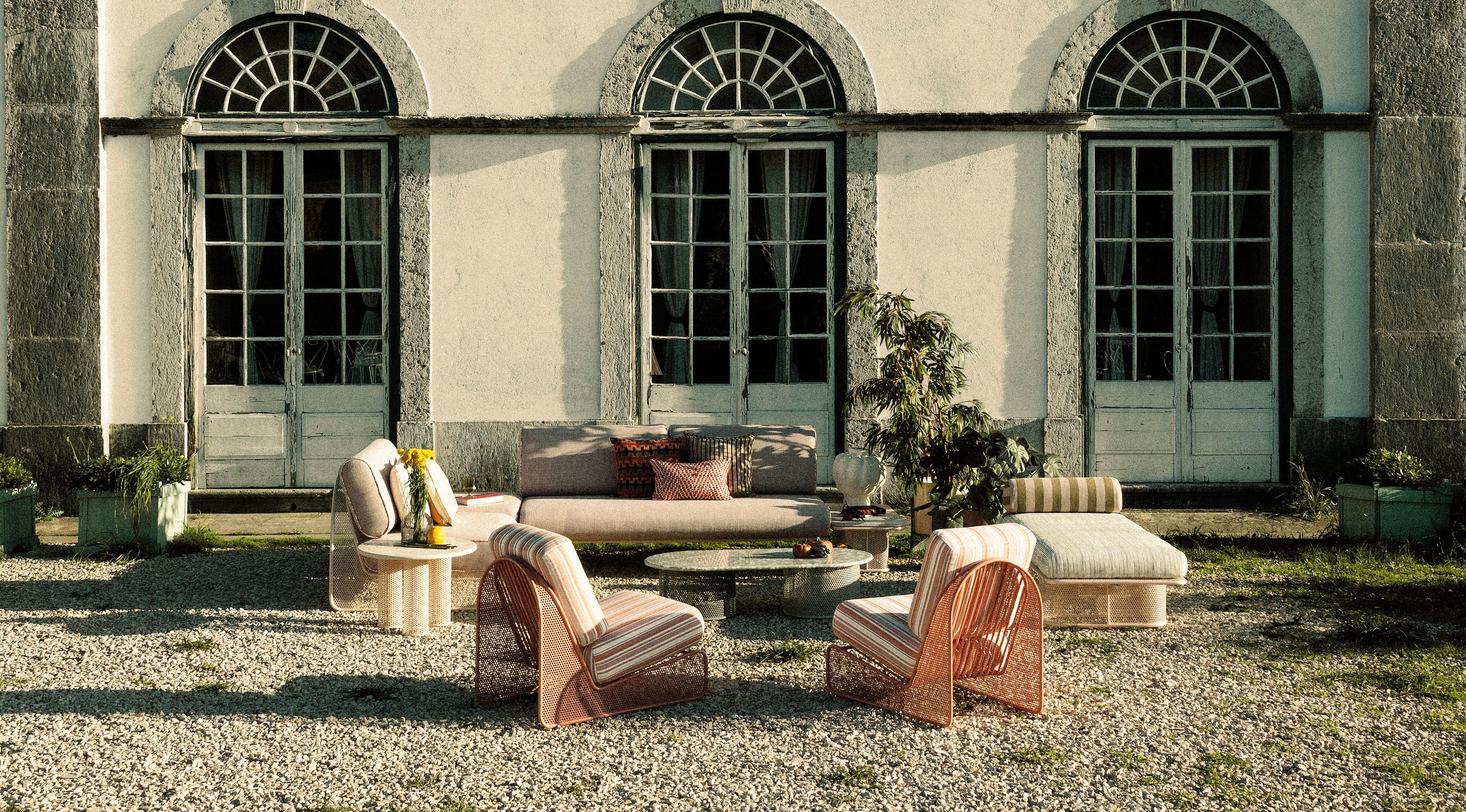Laqué Banc Riviera 180cm en métal ivoire laqué et tissu à rayures pour l'extérieur en vente