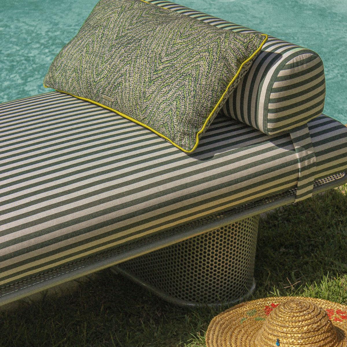 Métal Banc Riviera 180cm en métal ivoire laqué et tissu à rayures pour l'extérieur en vente