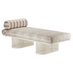 Banc Riviera 180cm en métal ivoire laqué et tissu à rayures pour l'extérieur