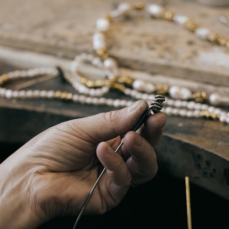 Collana con ciondolo di perle Riviera In condizioni Nuovo in vendita a Virginia Beach, VA