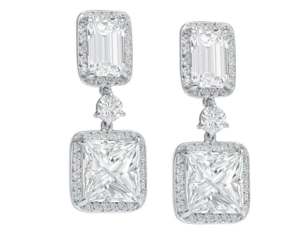 Rivièra Platinum Princess and Emerald Diamond Drop Earrings In New Condition For Sale In La Jolla, CA