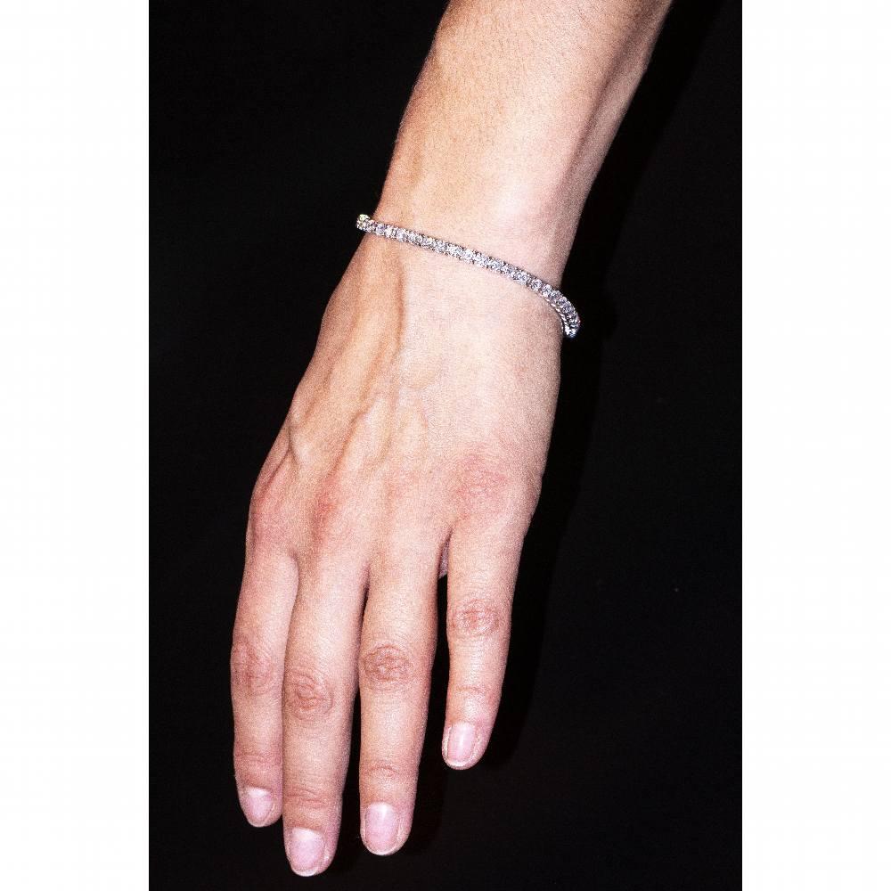 Women's Riviere bracelet in white gold and diamonds. For Sale
