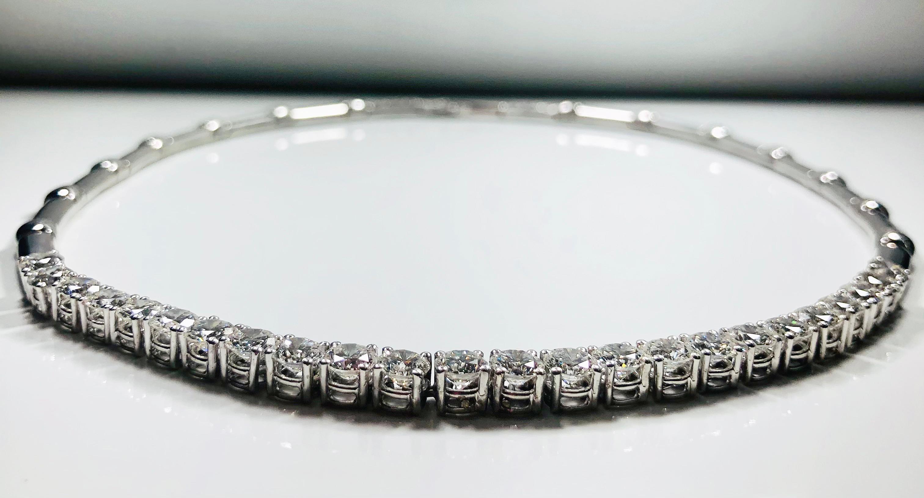 Contemporaneo Collana girocollo con diamanti taglio brillante Riviere in oro bianco 18 carati in vendita