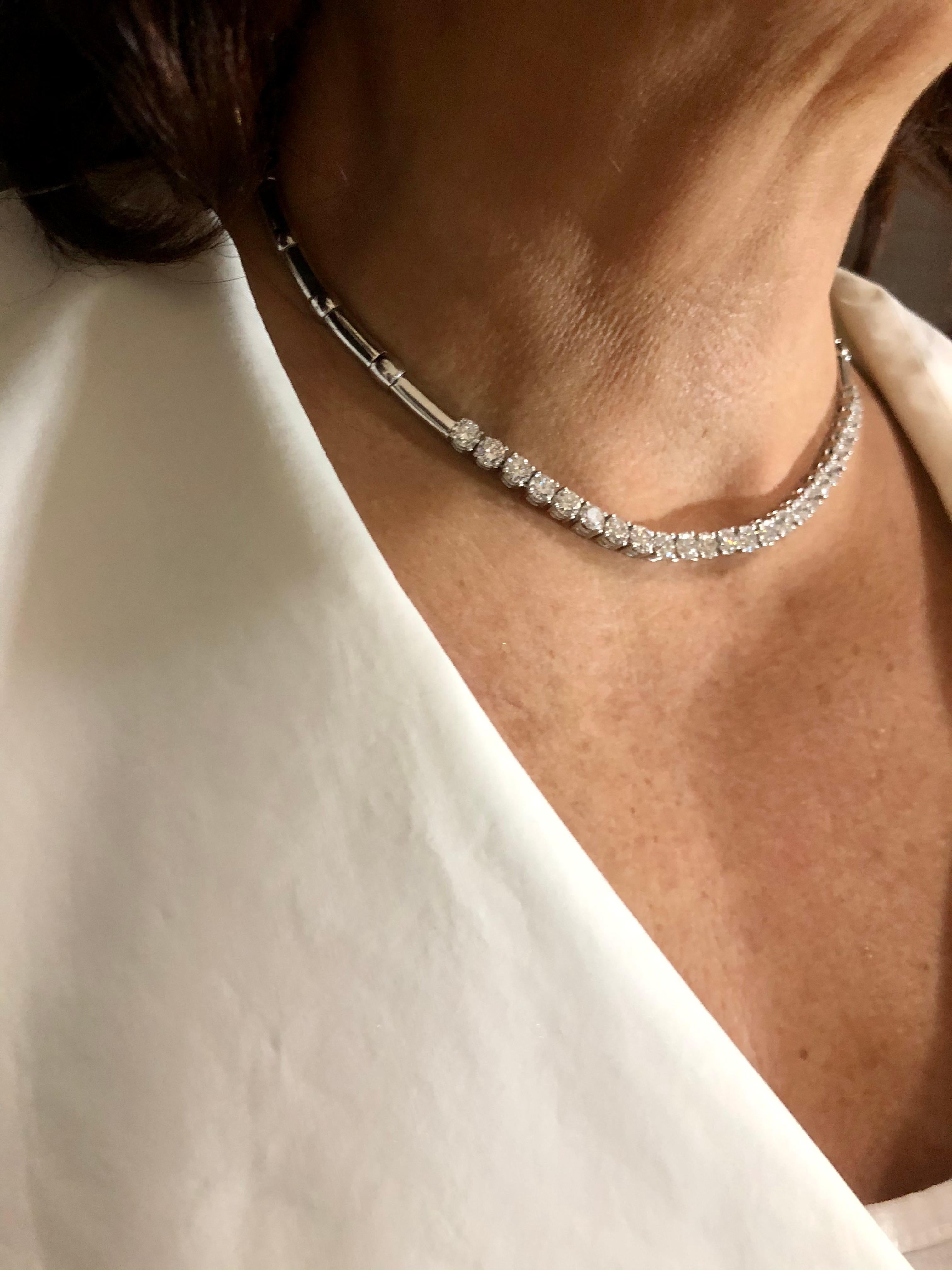 Riviere Brilliant Cut Diamonds Choker Necklace in 18 Karat White Gold For Sale 1