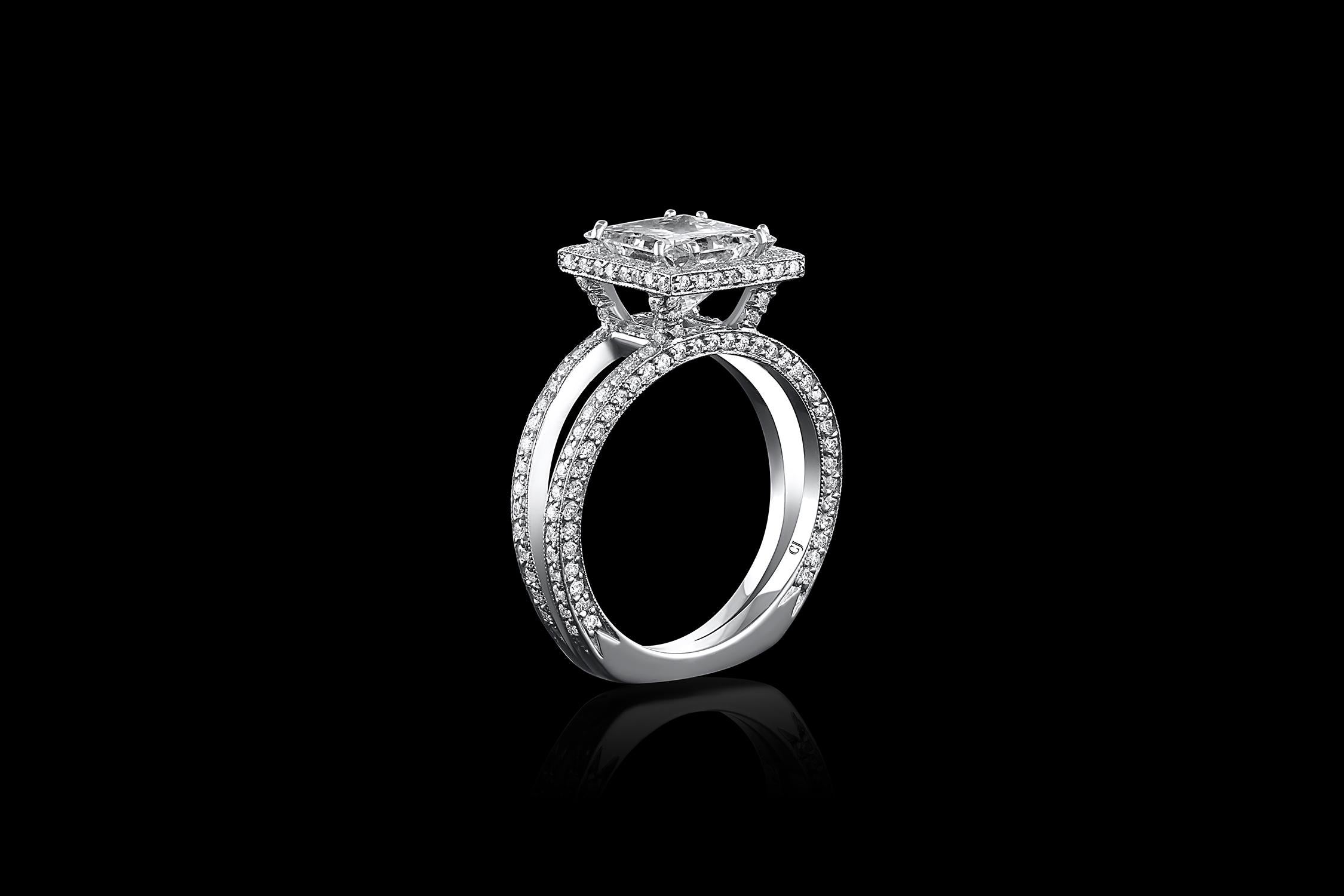 Women's Rivière Platinum 2.19 Carat Princess Cut Diamond Split Shank Ring, GIA Certified For Sale