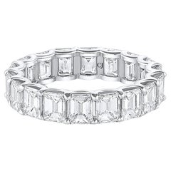 Rivière Platinum 4.62 Carat Total Weight Emerald-Cut Diamond Eternity Band