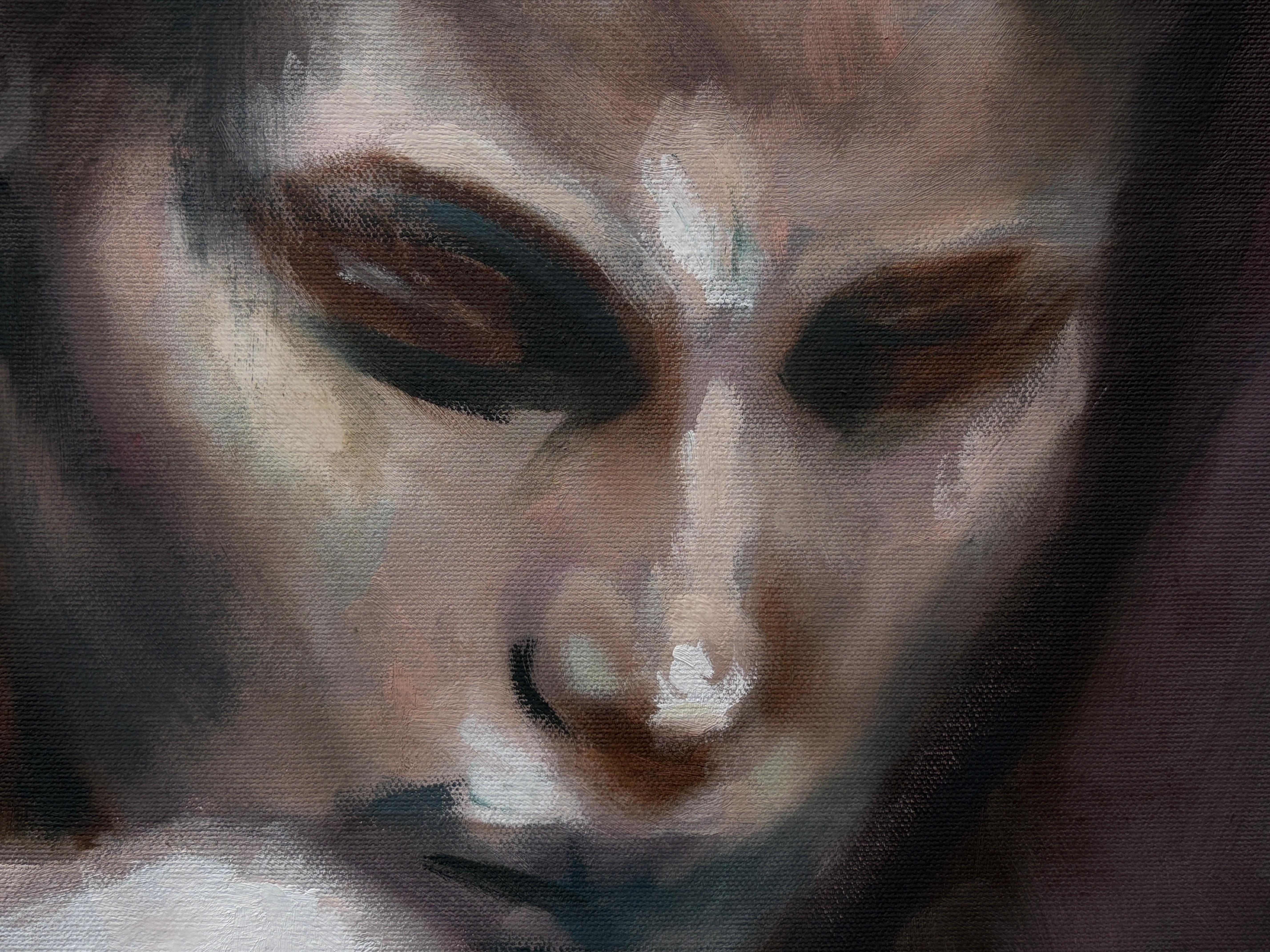 „Ohne Titel“ von Rizaldy Celi Jr. Figuratives Gemälde einer Frau – Dunkles Erdtön-Gemälde einer Frau im Angebot 11