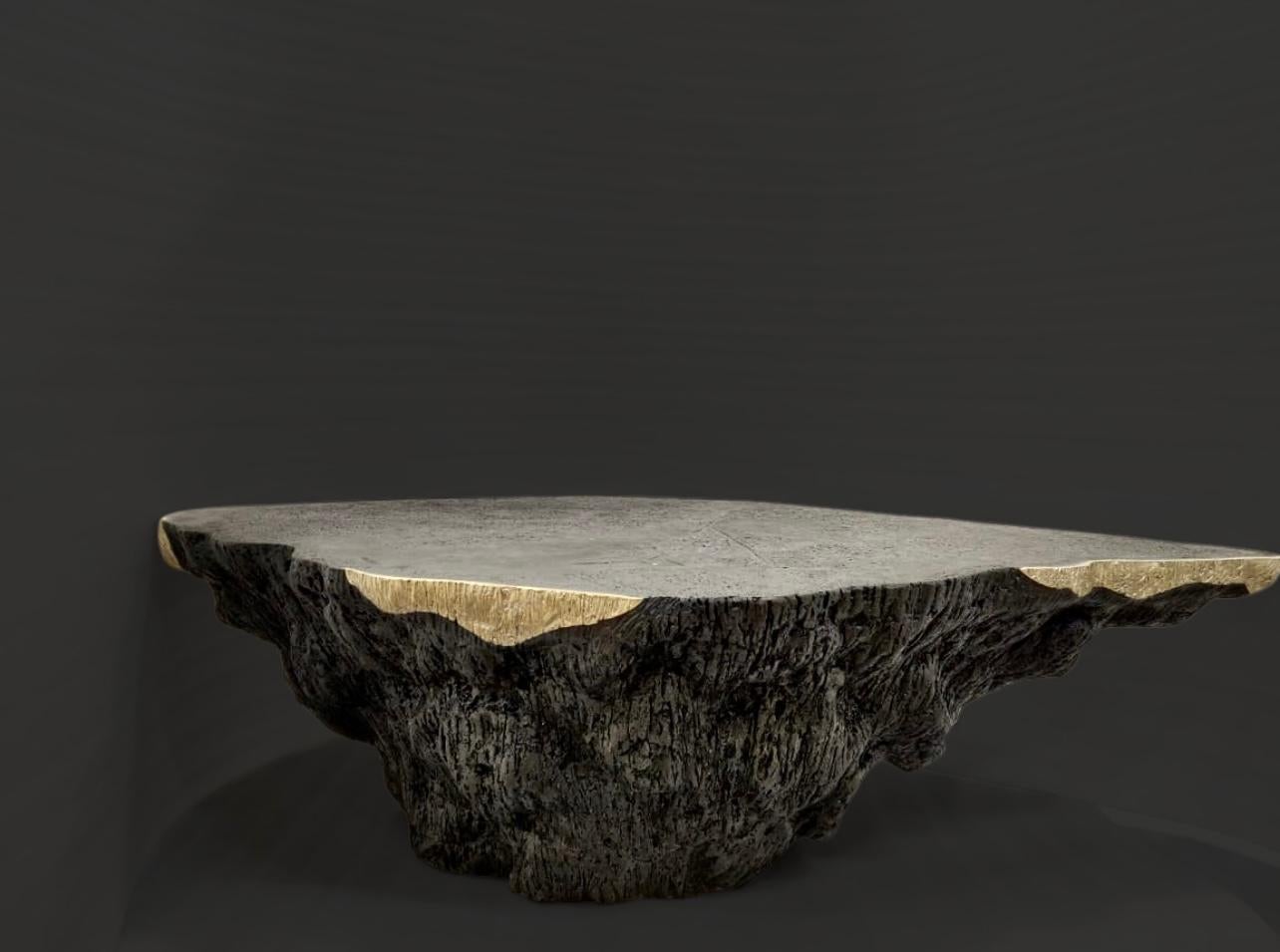 Rizo Carbon Gelerio Centre Table in Sculpted Coal and Textured Brass In New Condition For Sale In Mumbai, IN