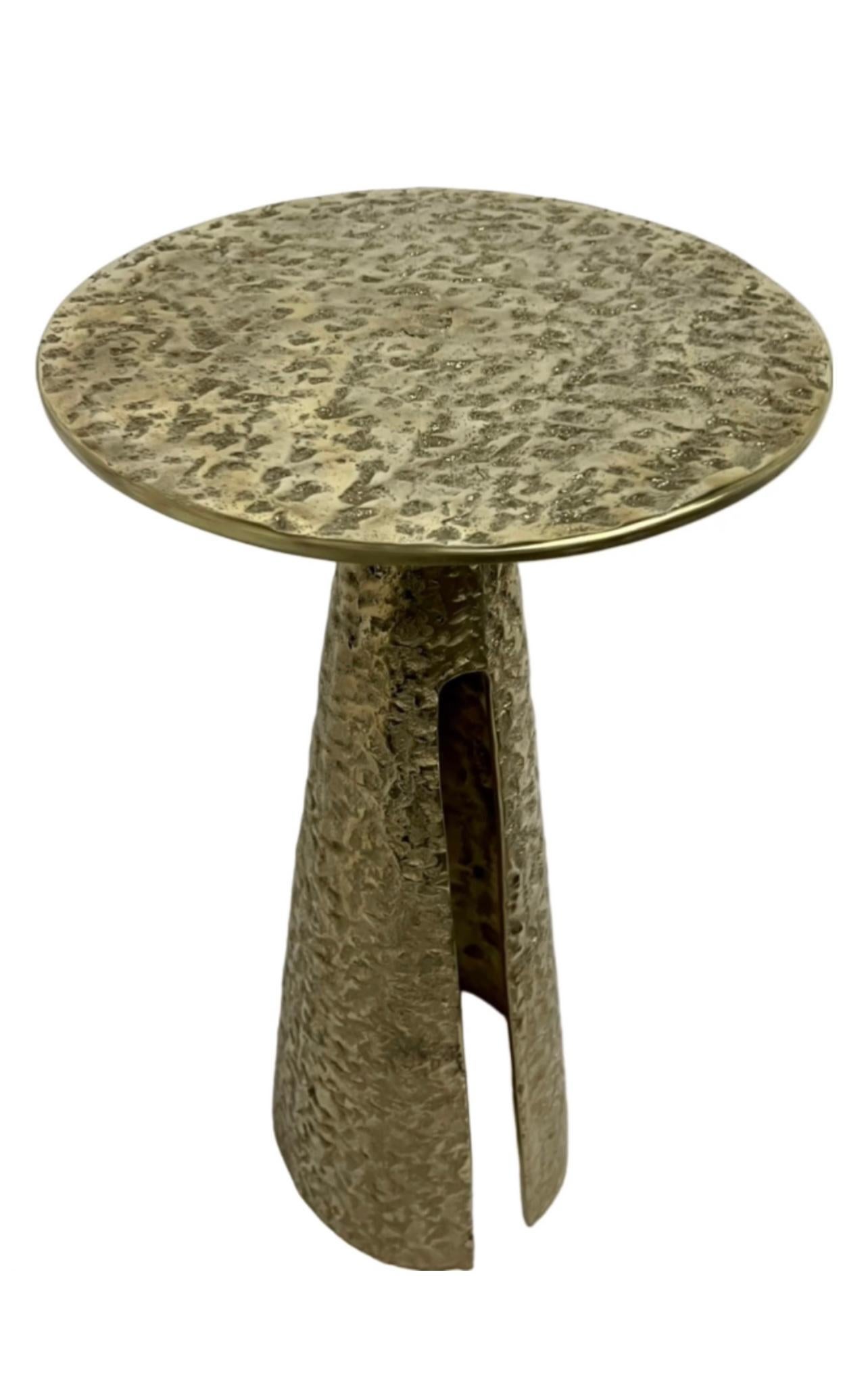 Hand-Crafted Rizo Konne Side Table In Solid Brass For Sale