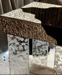 Rizo Liquid Plato-Konsolentisch aus Kristall und geformtem Metall