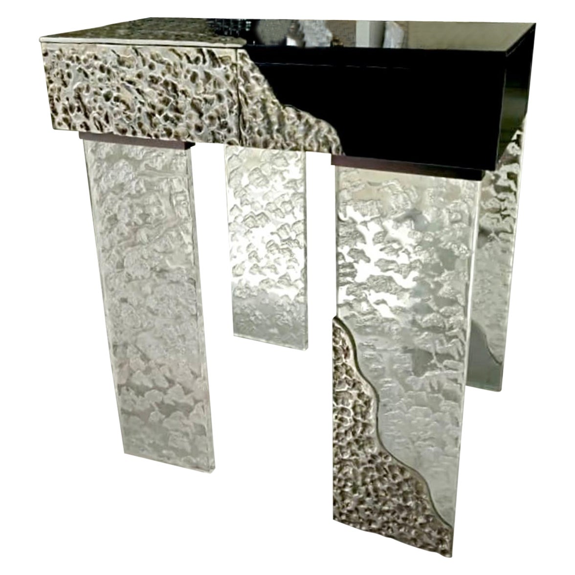 Tavolo Console Rizo Liquid Plato in cristallo e metallo scolpito in vendita