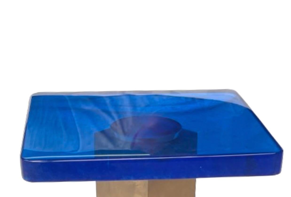Indien Table d'appoint Rizo Qube en verre moulé et métal en vente