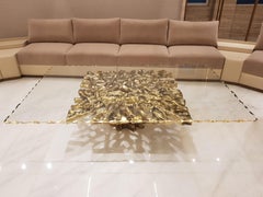 Rizo Vivre Centre Table Sculpted in Brass and Artisanal Glass