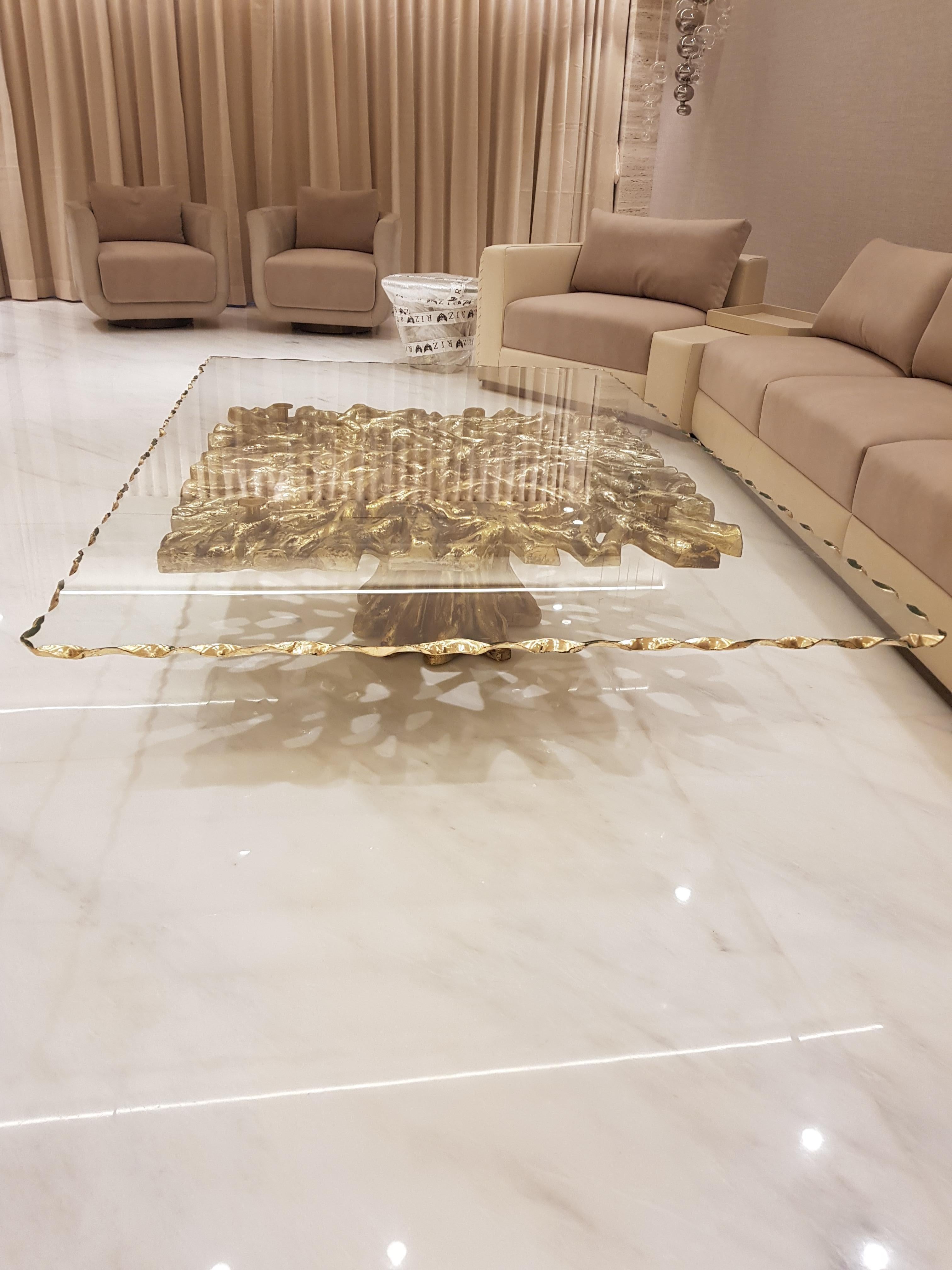 Hand-Crafted Rizo Vivre Centre Table Sculpted in Brass and Artisanal Glass For Sale