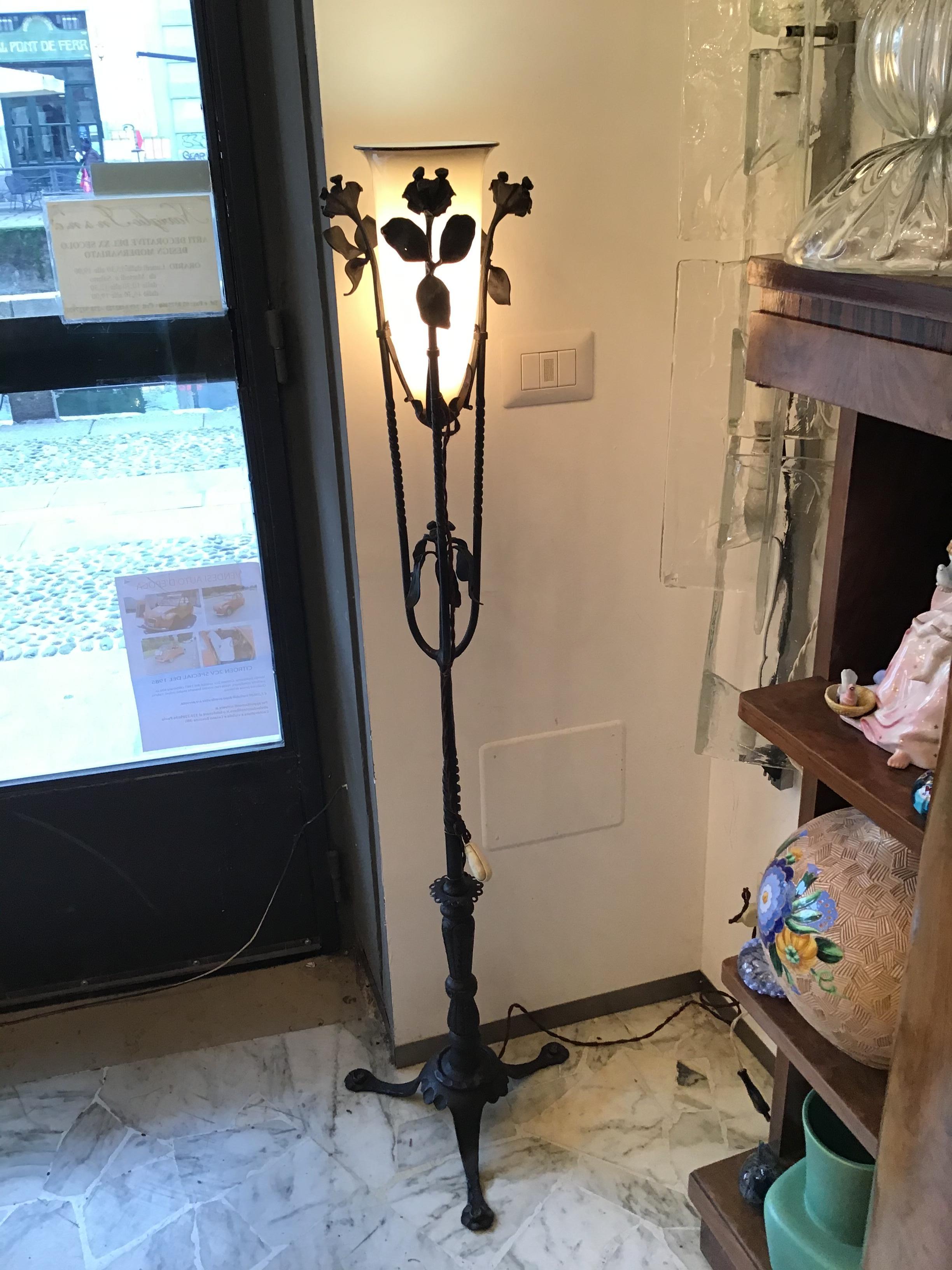 Rizzarda Floor Lamp Wrought Iron Murano Glass, 1930, Italy For Sale 1