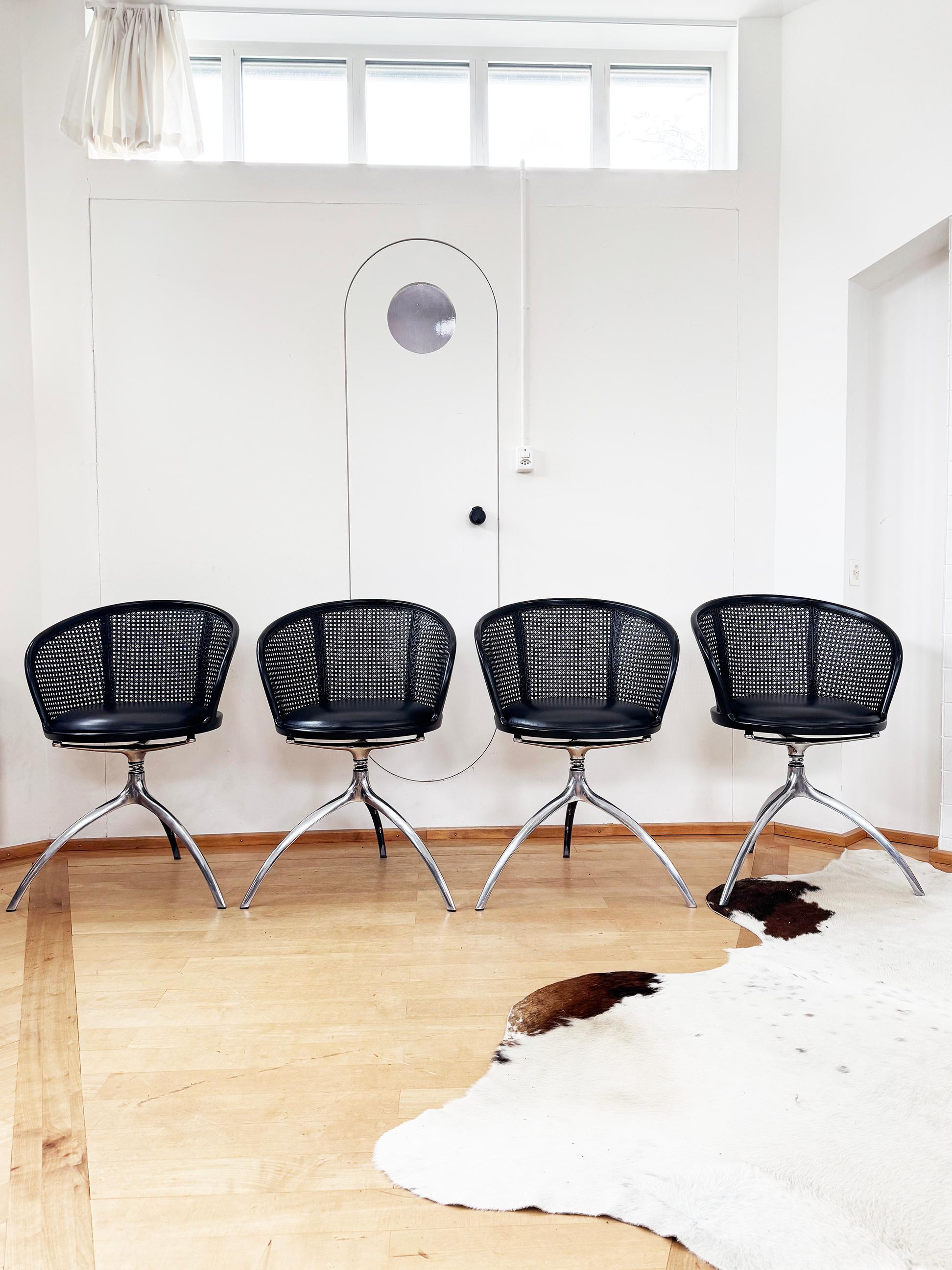 PAIR Rizzatto Alias 901 Young Lady Chair avec assise noire et structure en aluminium Cane - 2 pièces en vente 8
