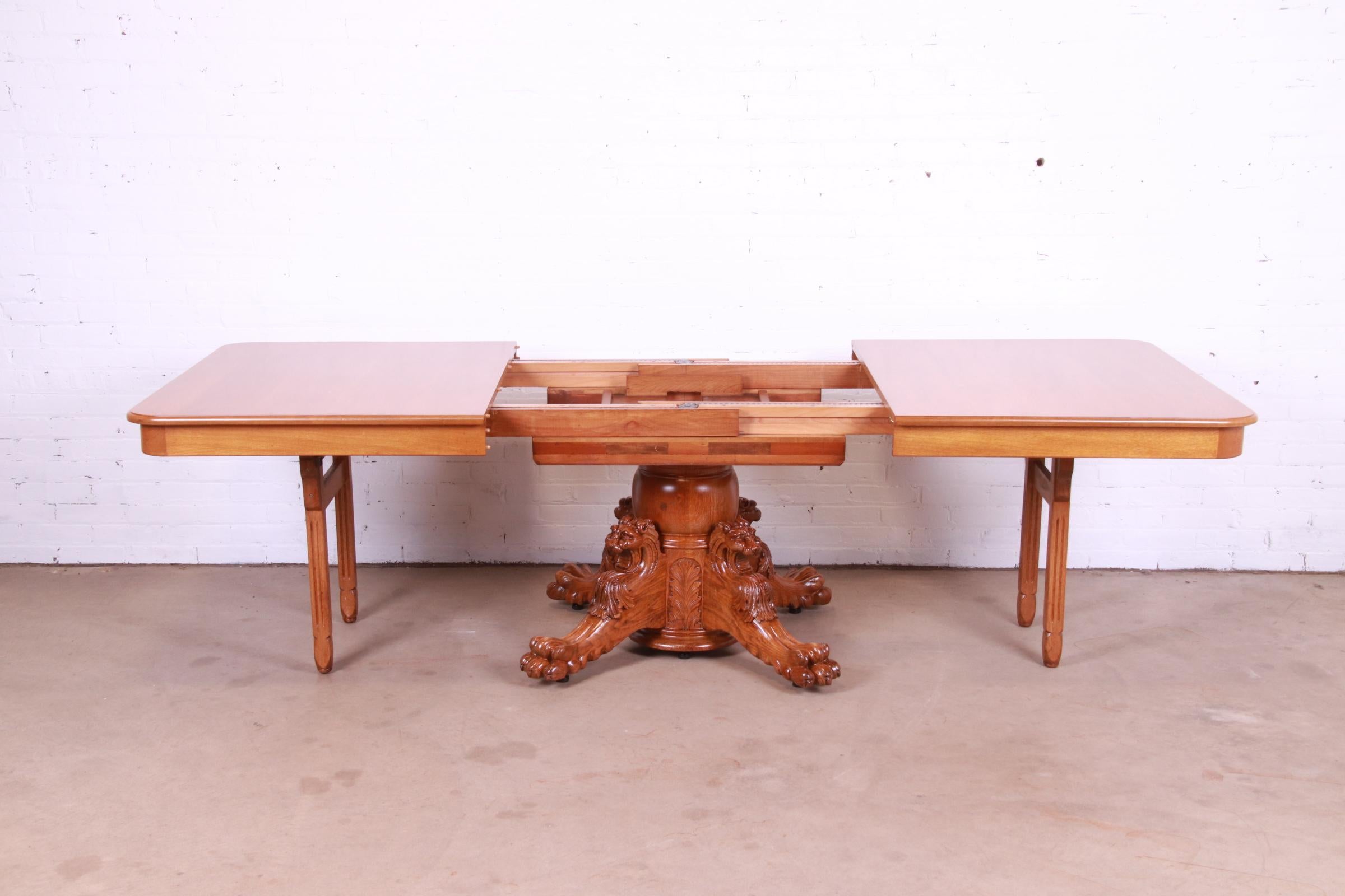 R.J. Horner Antique Victorian Oak Pedestal Dining Table with Carved Lions For Sale 10