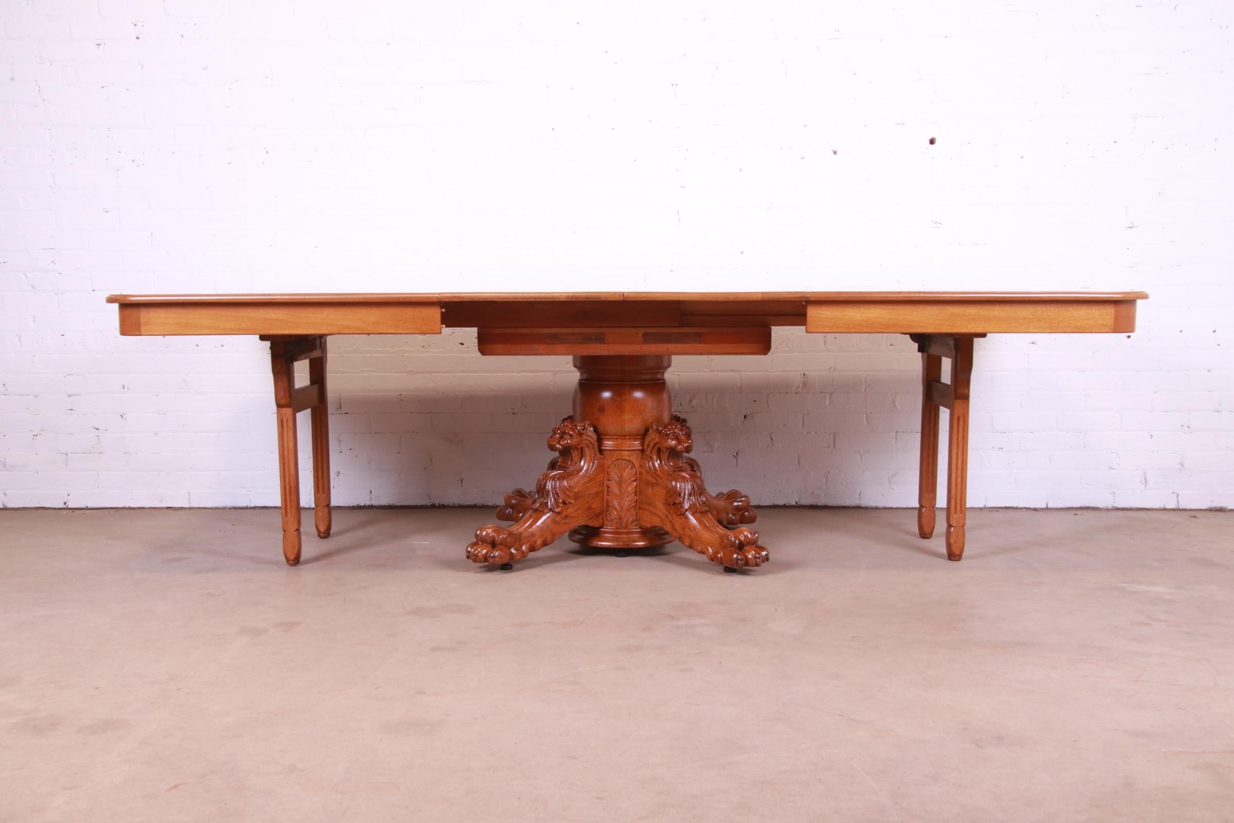 R.J. Horner Antique Victorian Oak Pedestal Dining Table with Carved Lions For Sale 12
