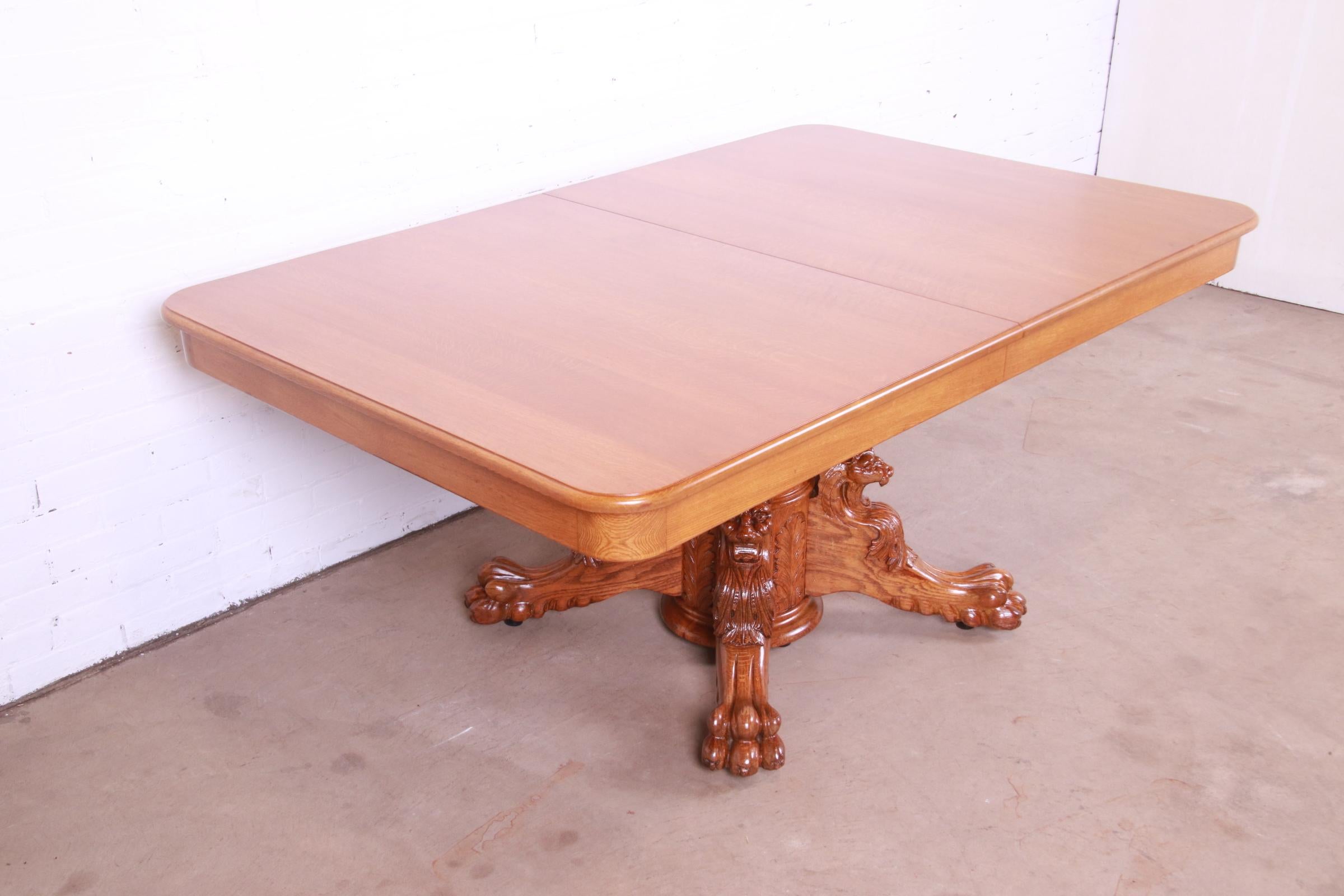 R.J. Horner Antique Victorian Oak Pedestal Dining Table with Carved Lions For Sale 1