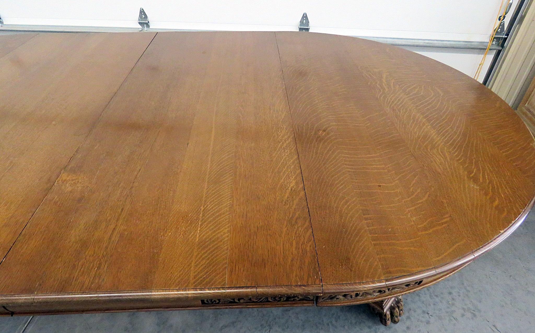 Victorian Quarter Sawn Oak RJ Horner Winged Griffin Oak Dining Table with leaves In Good Condition In Swedesboro, NJ