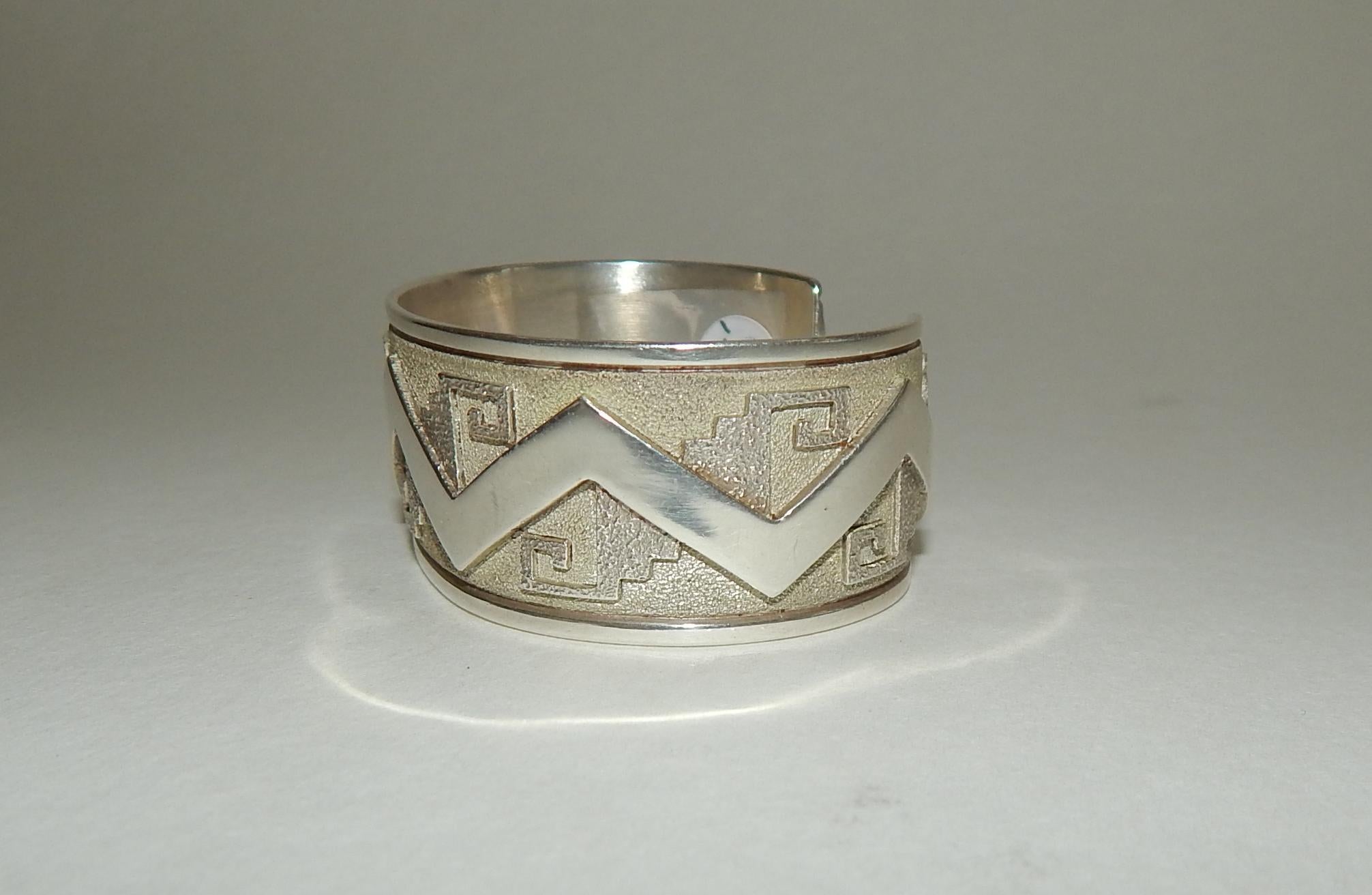 Navajo R.J. (Raynard) Scott Award-winning artist sterling cuff bracelet 
Measurements: Outside: 2-3/8