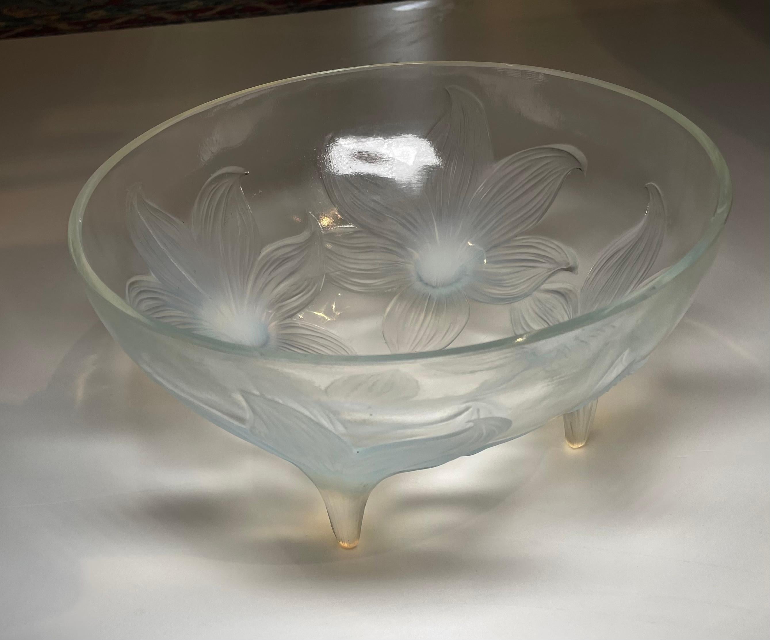 R.Lalique Lys Crystal Opalescent Footed Bowl For Sale 3