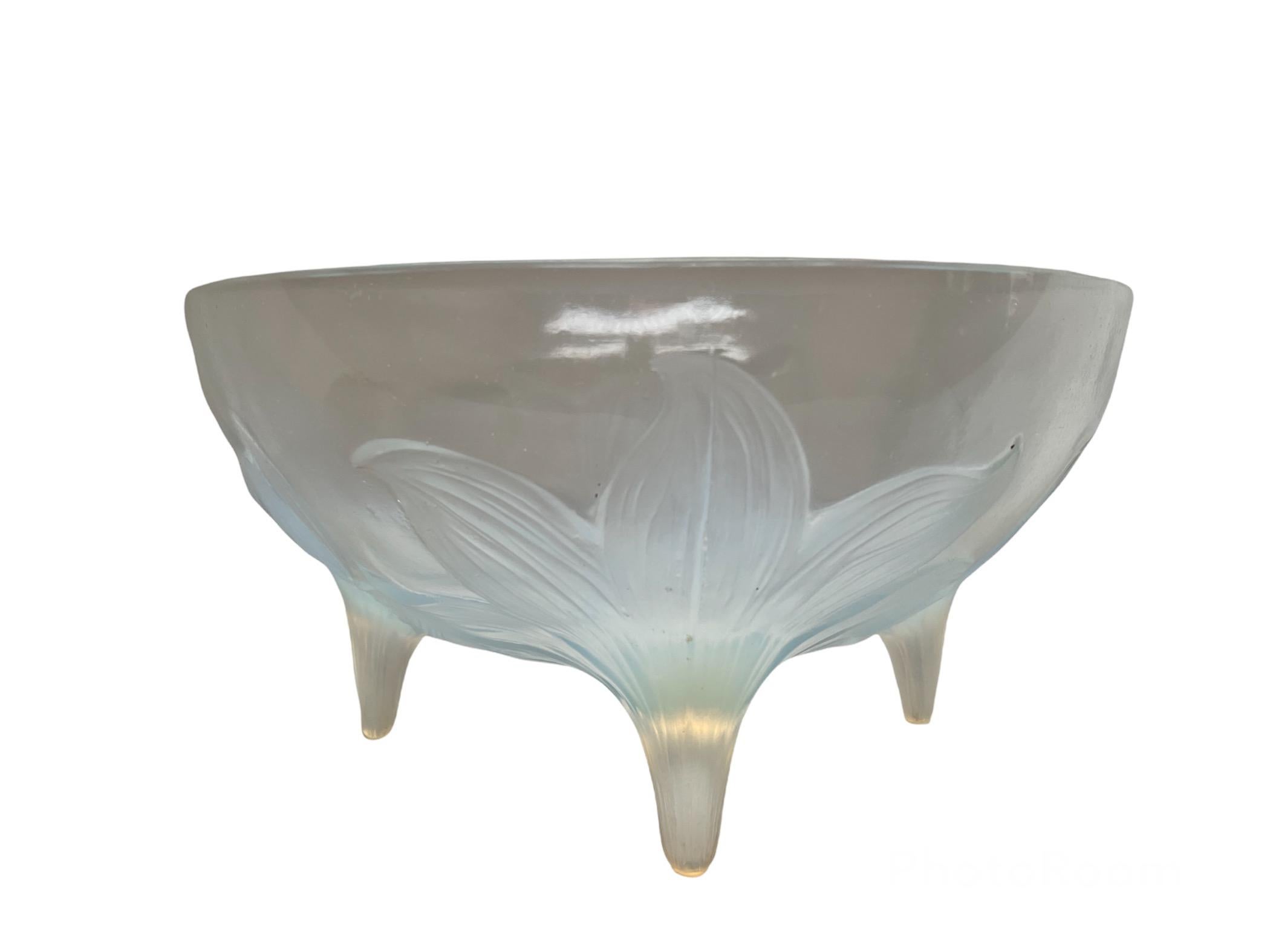 Art Nouveau R.Lalique Lys Crystal Opalescent Footed Bowl For Sale