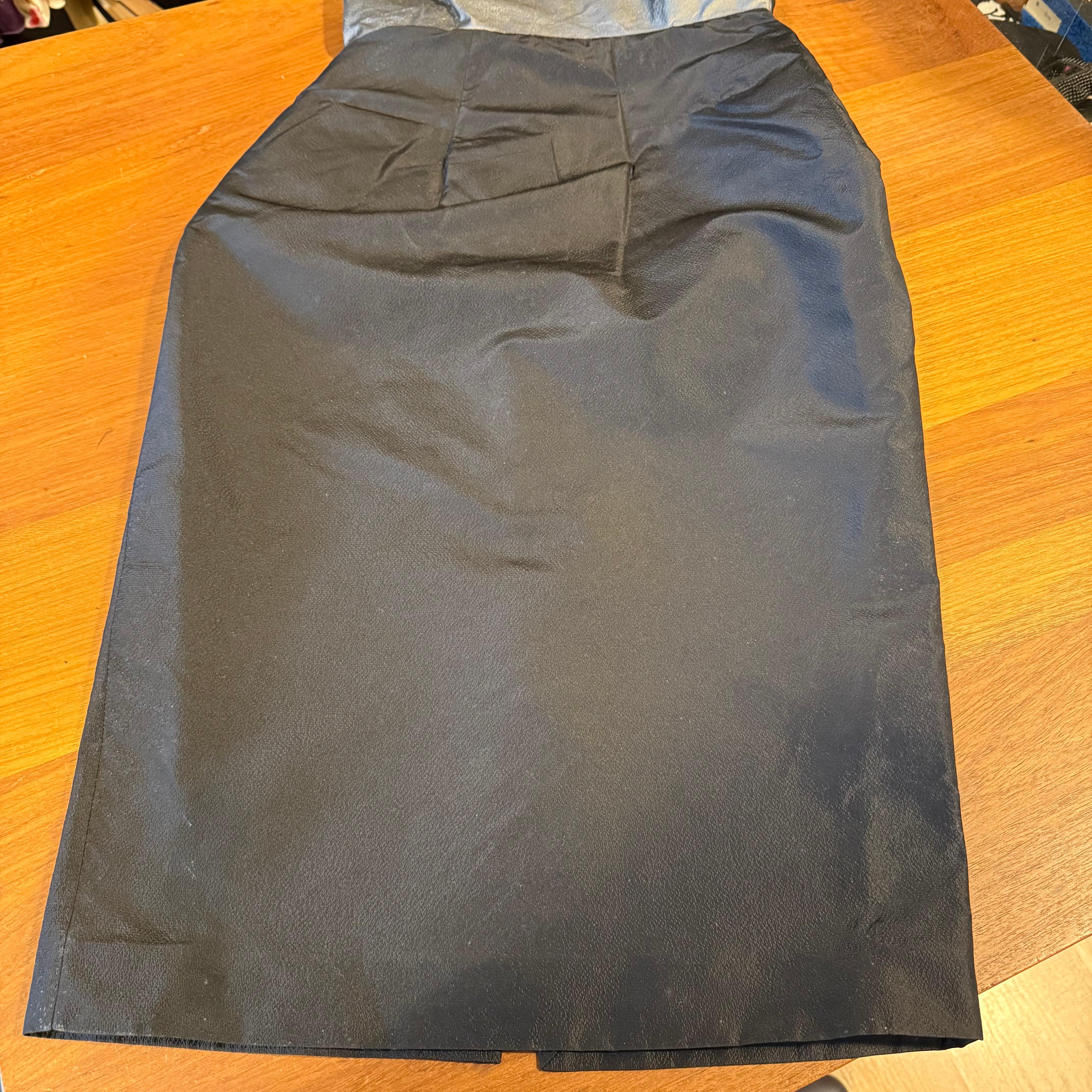 Noir RM by Roland Mouret Robe en soie FR 38 / IT 42 en vente