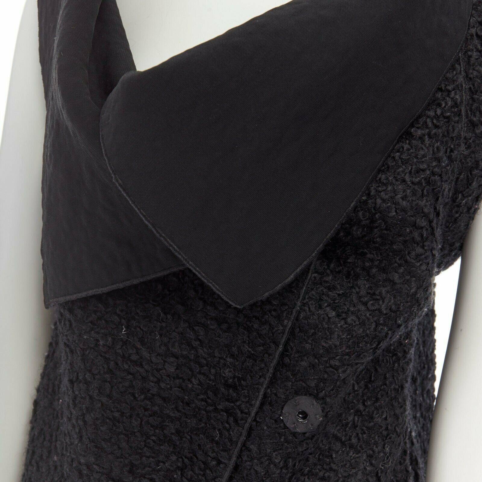 RM ROLAND MOURET wool mohair blend draped collar sleeveless vest jacket US6 M
Reference: CC/CECG00202
Brand: Roland Mouret
Material: Wool
Color: Black
Pattern: Solid
Closure: Button
Extra Details: Wool, mohair, polyamide. Black. Textured wool outer.