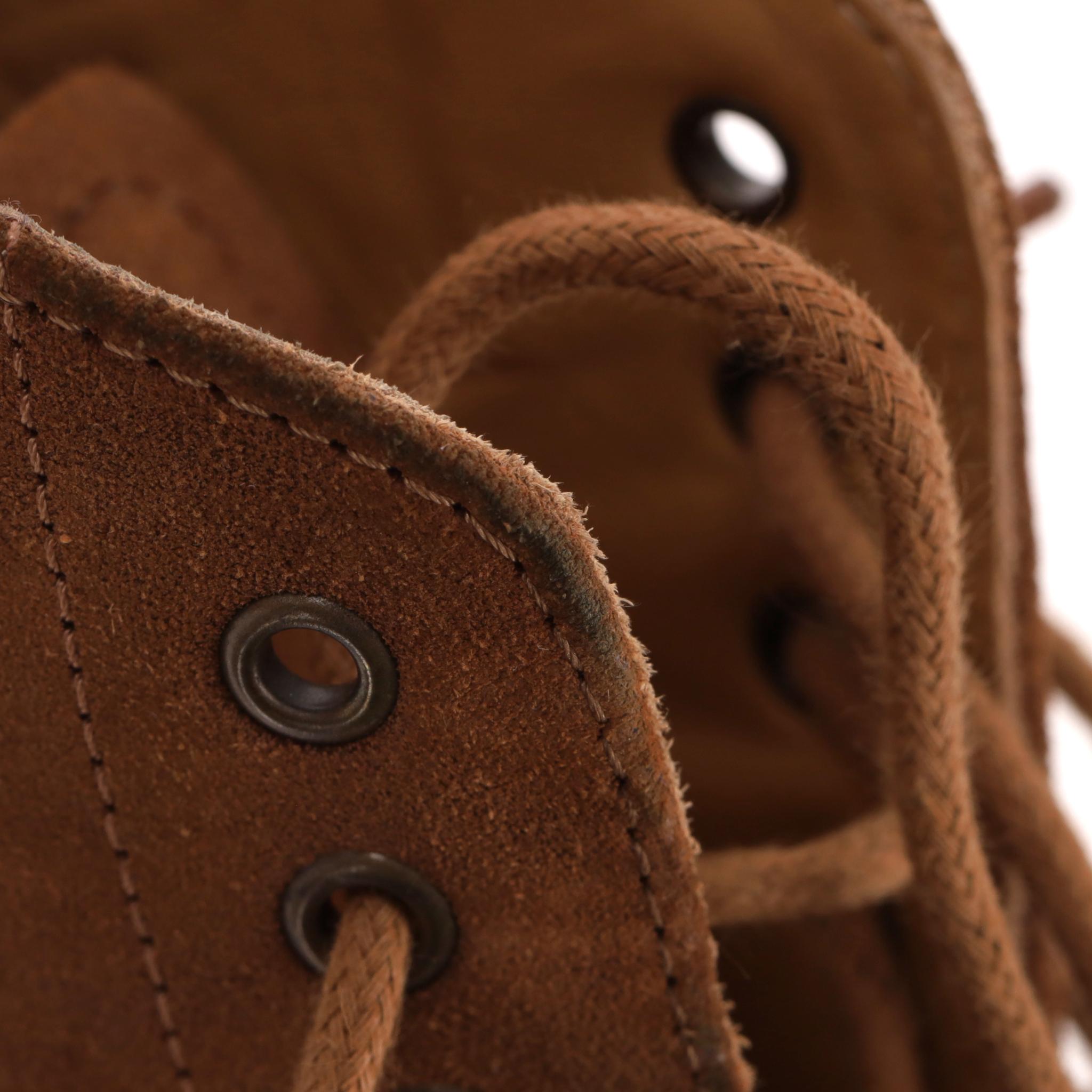 R.M. Williams Waxed Suede Lace-Up Boots en vente 7