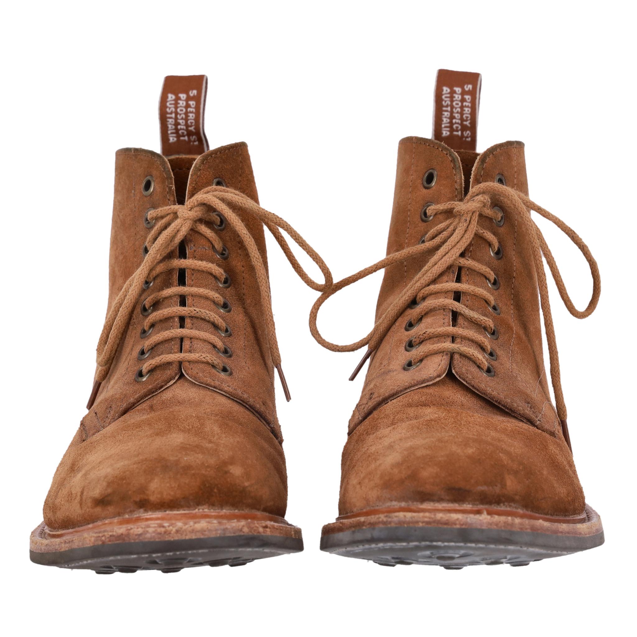 R.M. Williams Waxed Suede Lace-Up Boots

Brown 'Urban Turnou' boots crafted from waxed suede.

Featuring lace-up front, round toe and rubber soles.

Rrp Approx. £470

Size – 8US - 41

Condition – Good (General signs of wear, marks)

Composition –