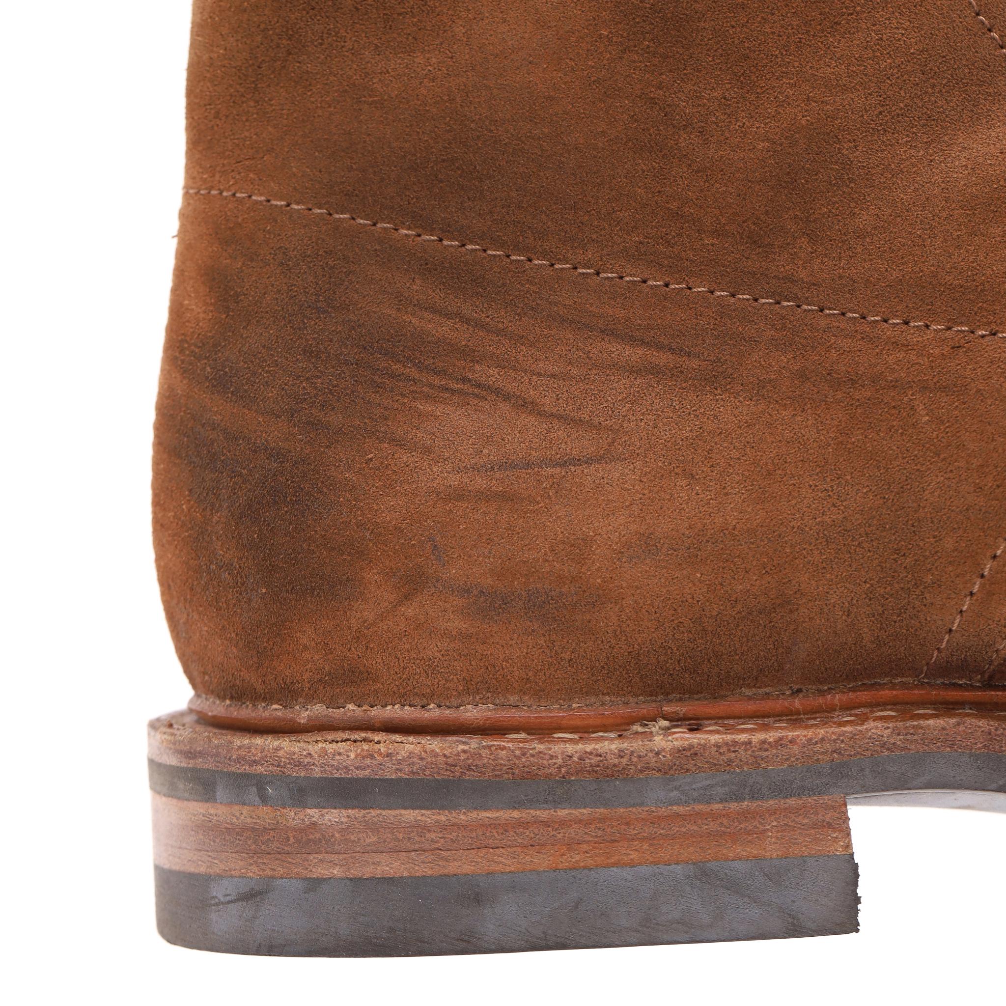 R.M. Williams Waxed Suede Lace-Up Boots en vente 3
