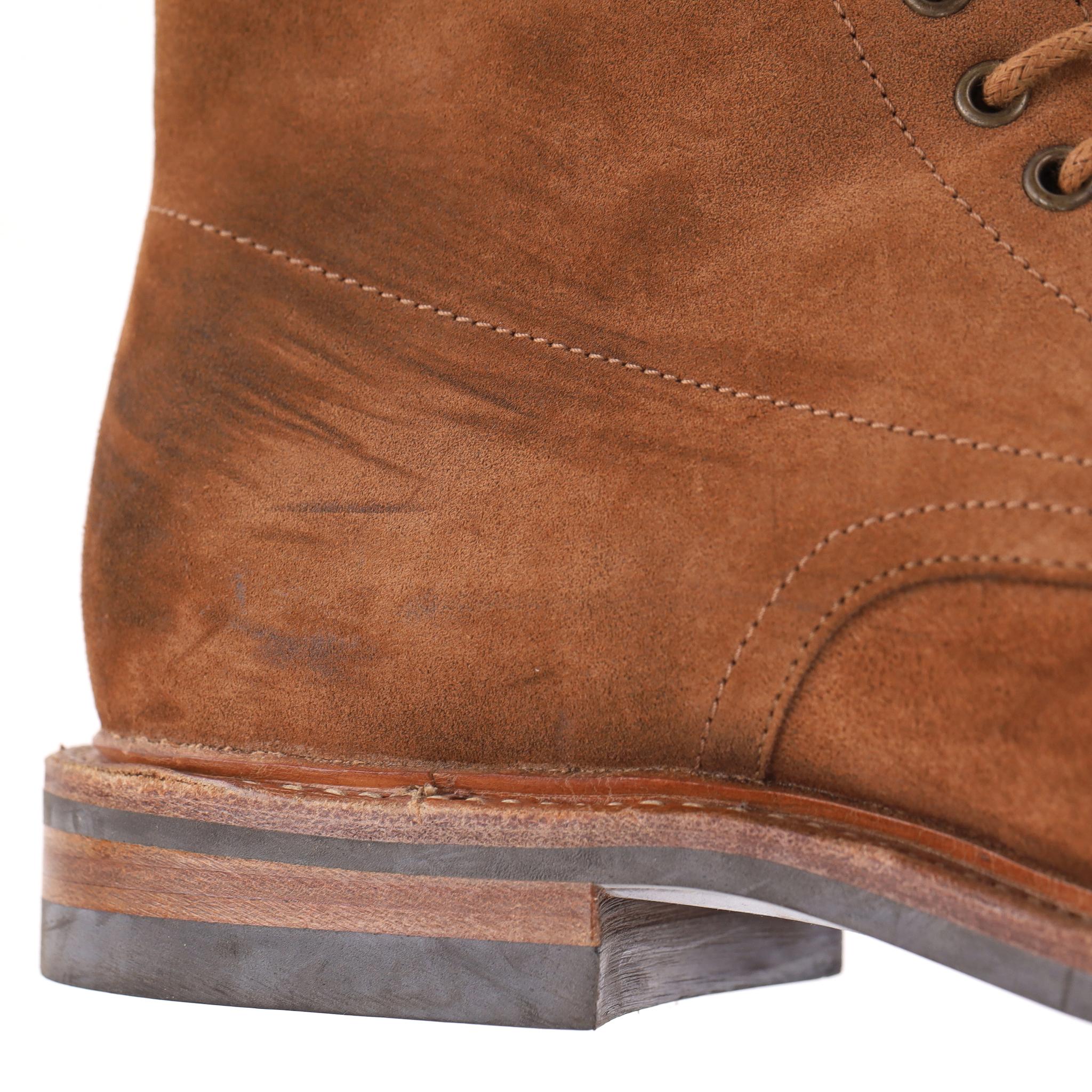 R.M. Williams Waxed Suede Lace-Up Boots en vente 4