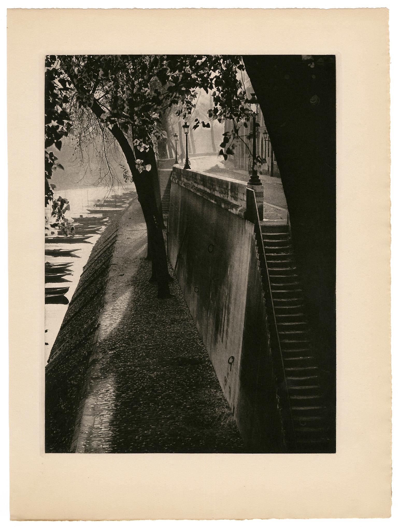 Walkway, L'Ile Saint Louis, Paris — Mid-Century Photogravure - Photograph by Rémy Duval