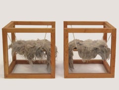 Sillas RO/LU "Primarias/ Primarias (Después de Carol Bove, Scott Burton y Sol Le Witt)"