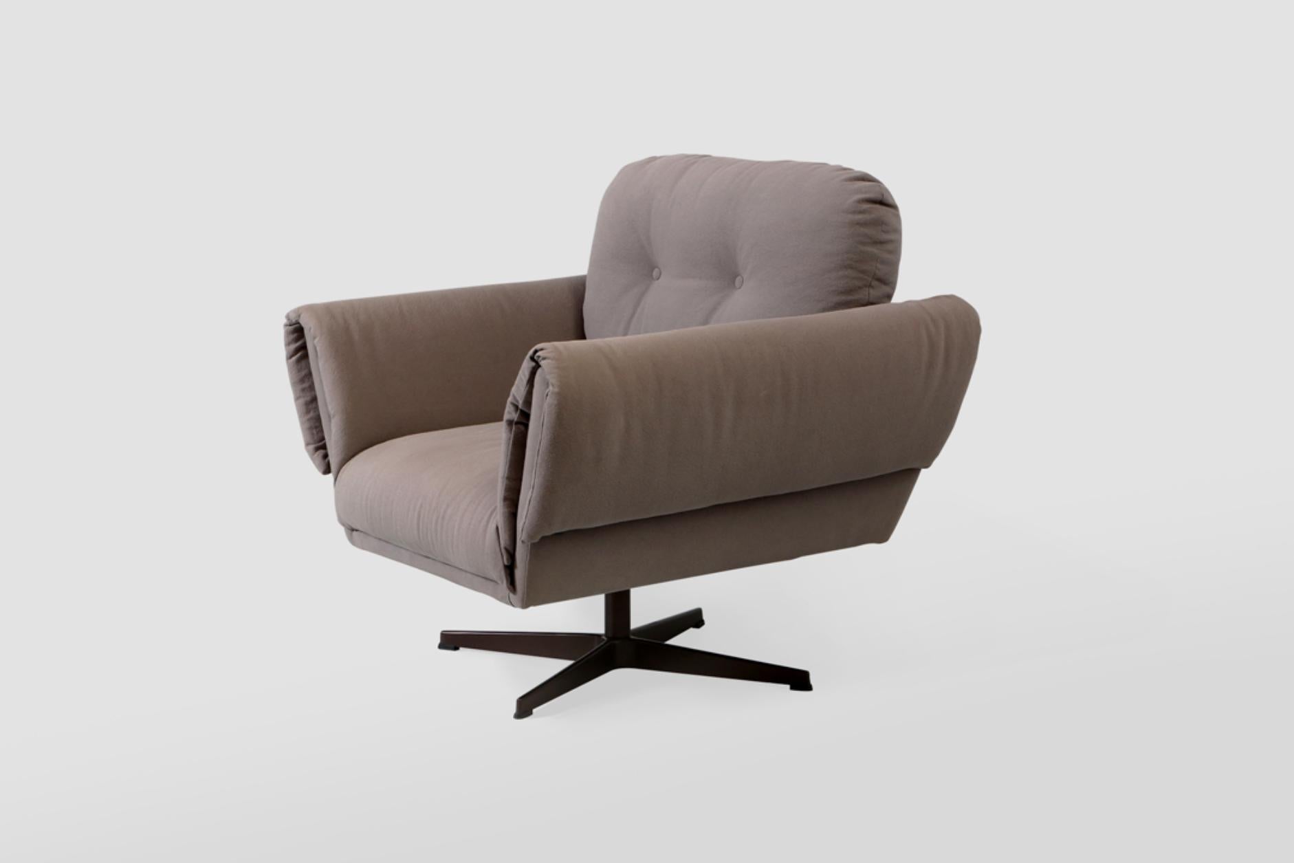 Fauteuil moderniste « Ro » tournant Neuf - En vente à Alto da Lapa, SP