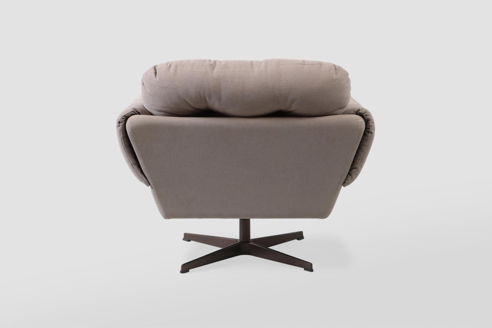 XXIe siècle et contemporain Fauteuil moderniste « Ro » tournant en vente