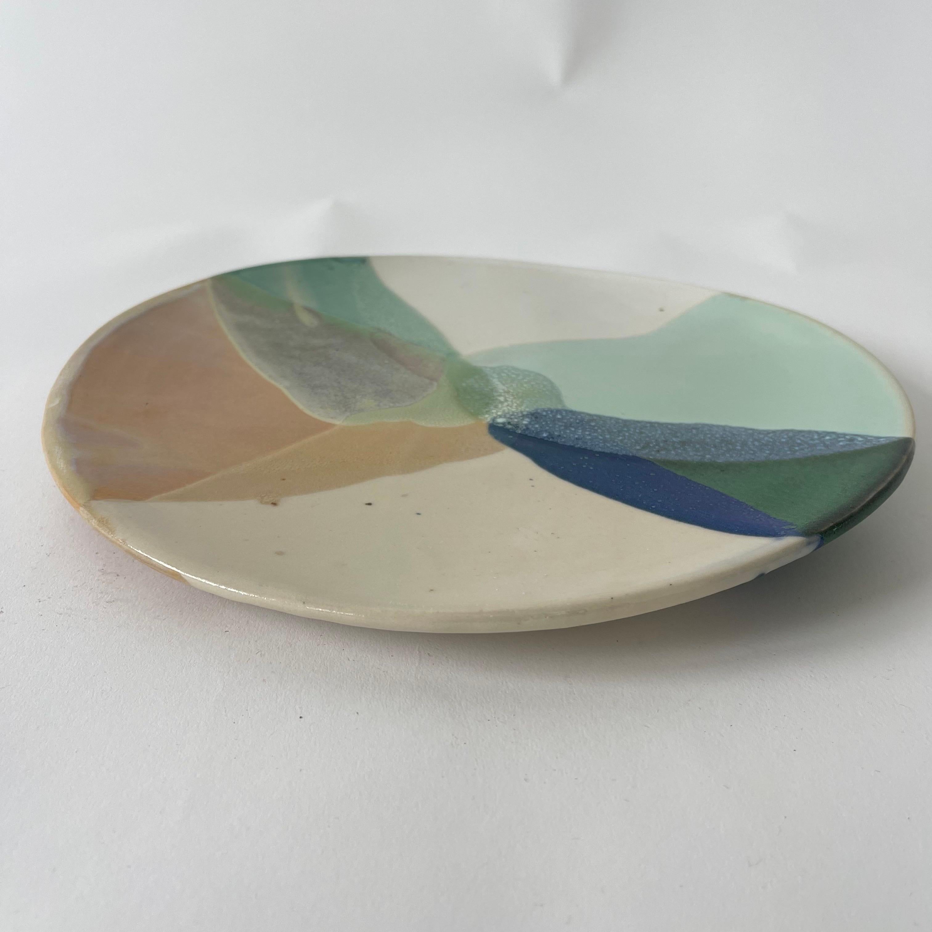 Plato esmaltado multicolor Ro Ro Handmade Studio Pottery, años 60 Glaseado en venta