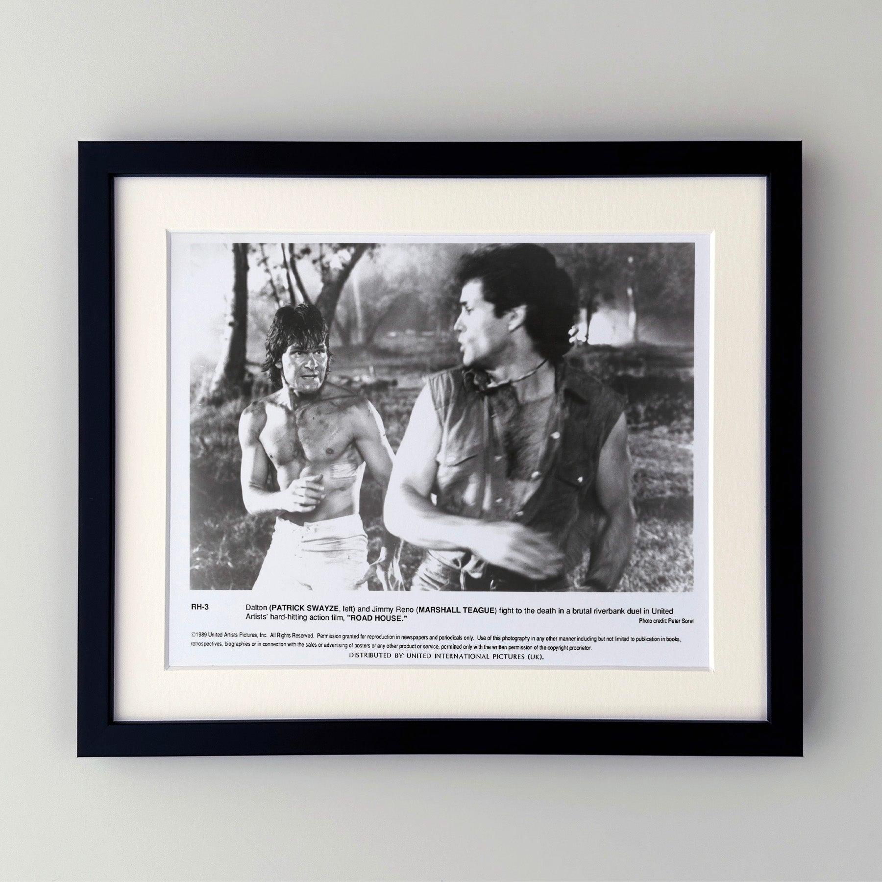 Original 8x10 inches Publicity Film Still for Road House (1989) avec Patrick Swayze.

Les photos de publicité (film/production) ont été créées pour aider les studios à promouvoir leurs nouveaux films. Les photos ont été incluses dans les dossiers de