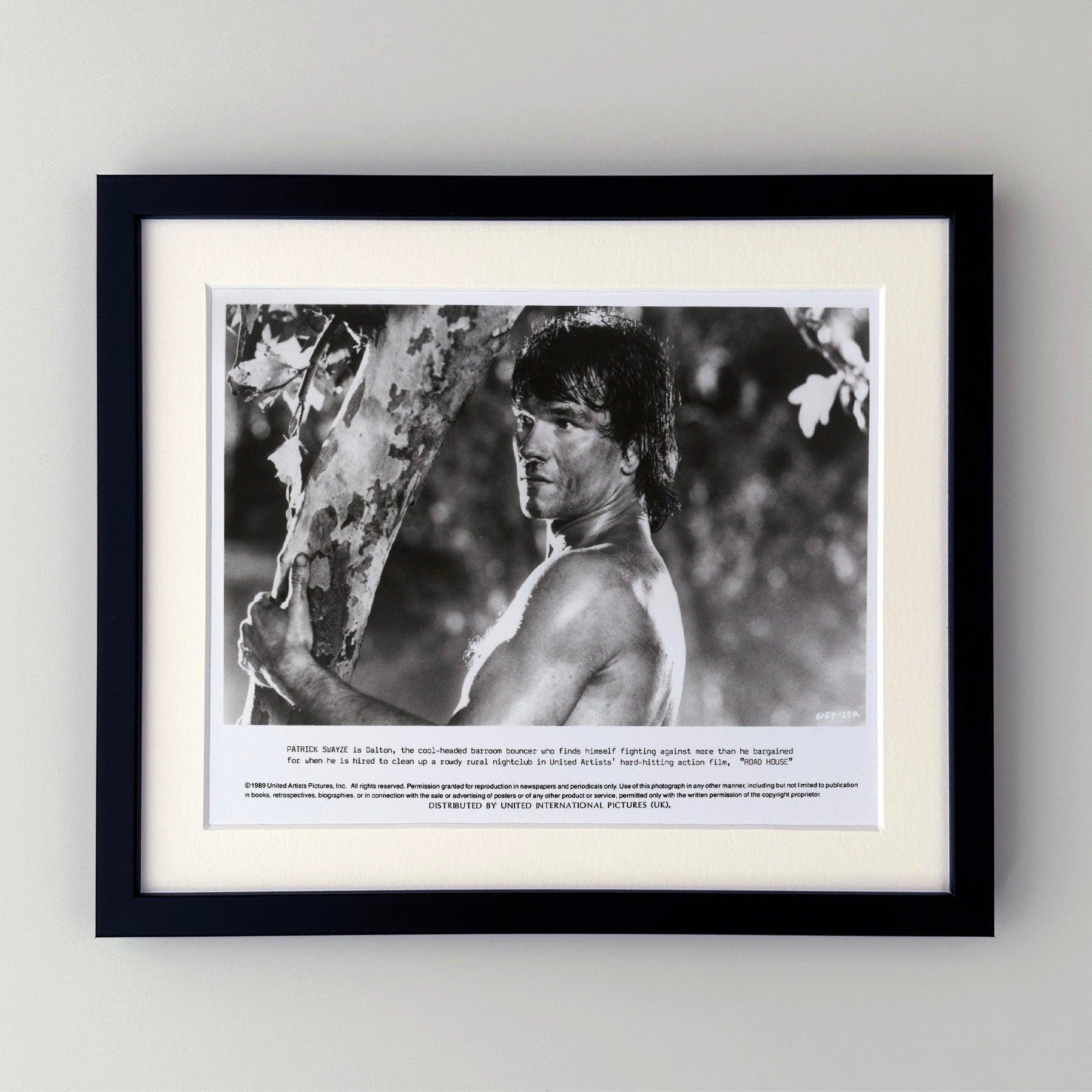 Original 8x10 inches Publicity Film Still for Road House (1989) avec Patrick Swayze.

Les photos de publicité (film/production) ont été créées pour aider les studios à promouvoir leurs nouveaux films. Les photos ont été incluses dans les dossiers de