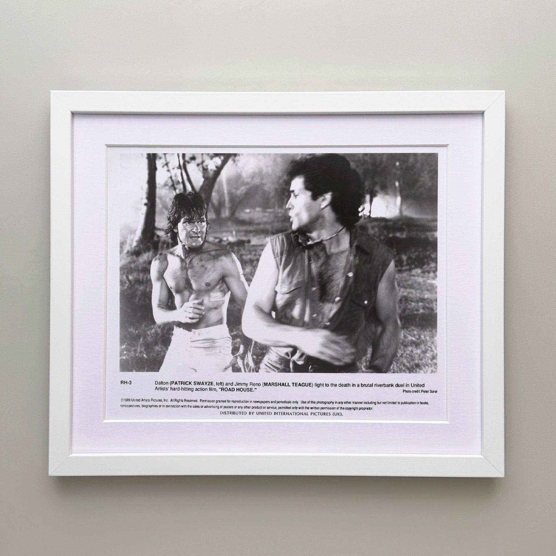 Américain Road House 1989 Publicity Film Movie Press Still Framed en vente