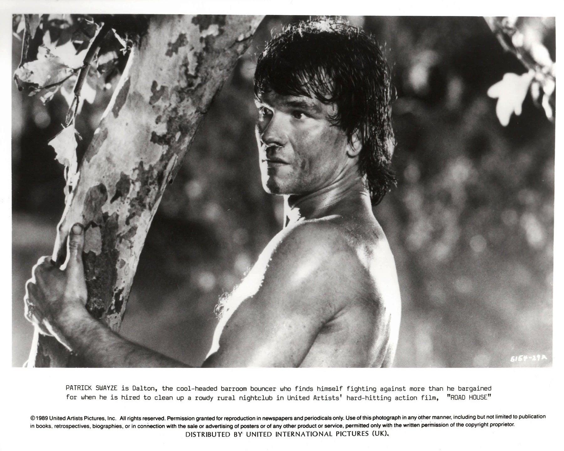Papier Road House 1989 Publicity Film Movie Press Still Framed en vente