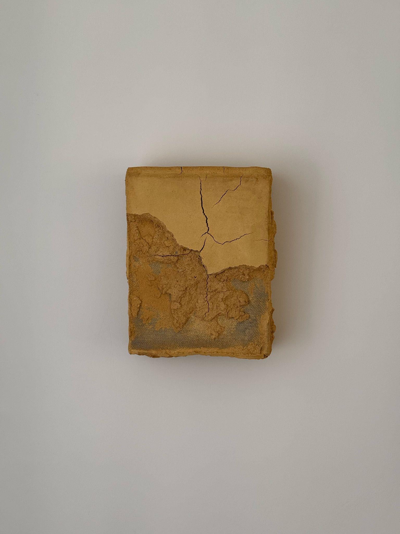 Gelbfarbene Gemälde in Mischtechnik auf Leinwand, Beton und Sand, 2025 – Ohne Titel 23252